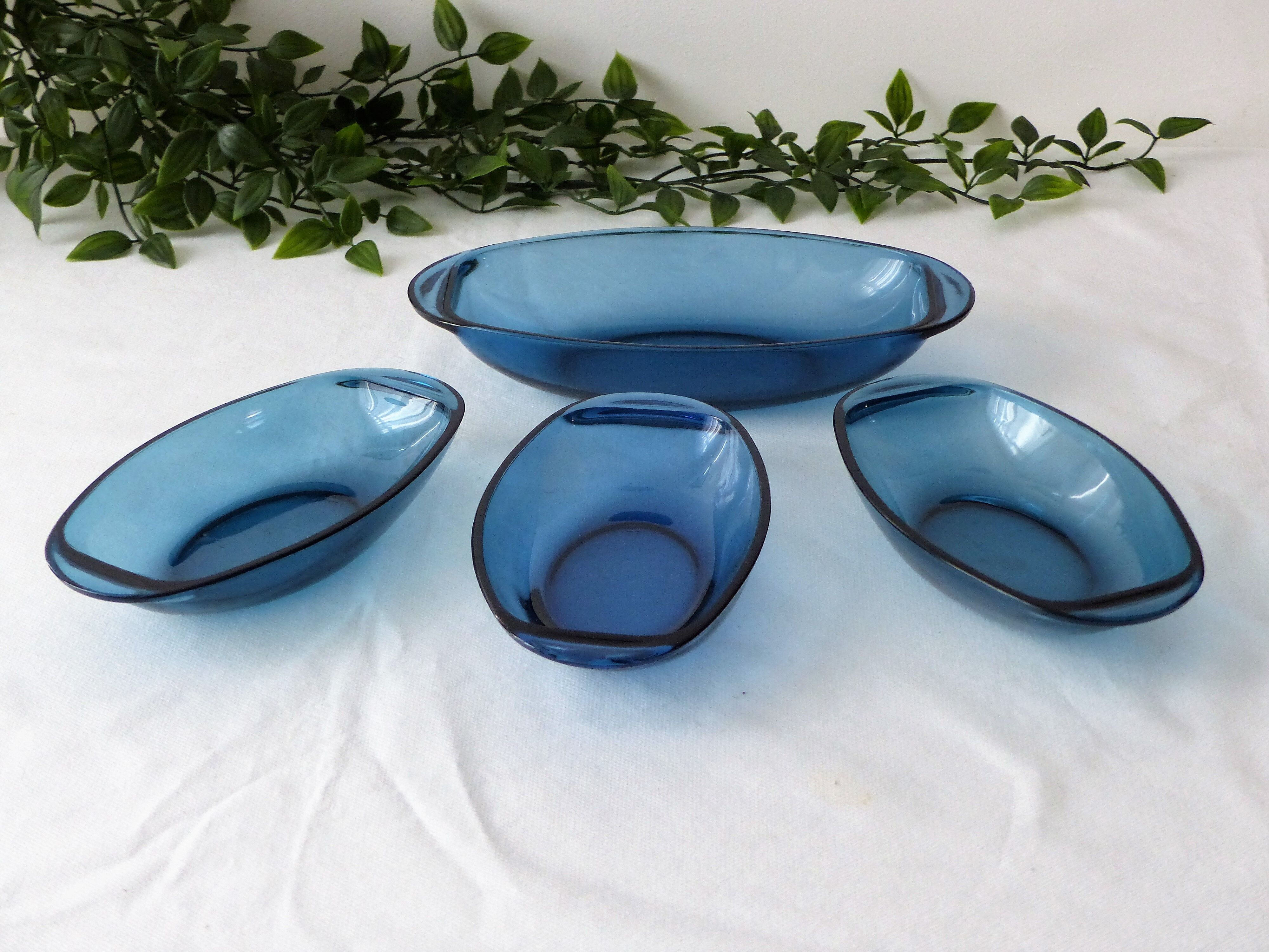 Set of 4 blue cups type Vereco