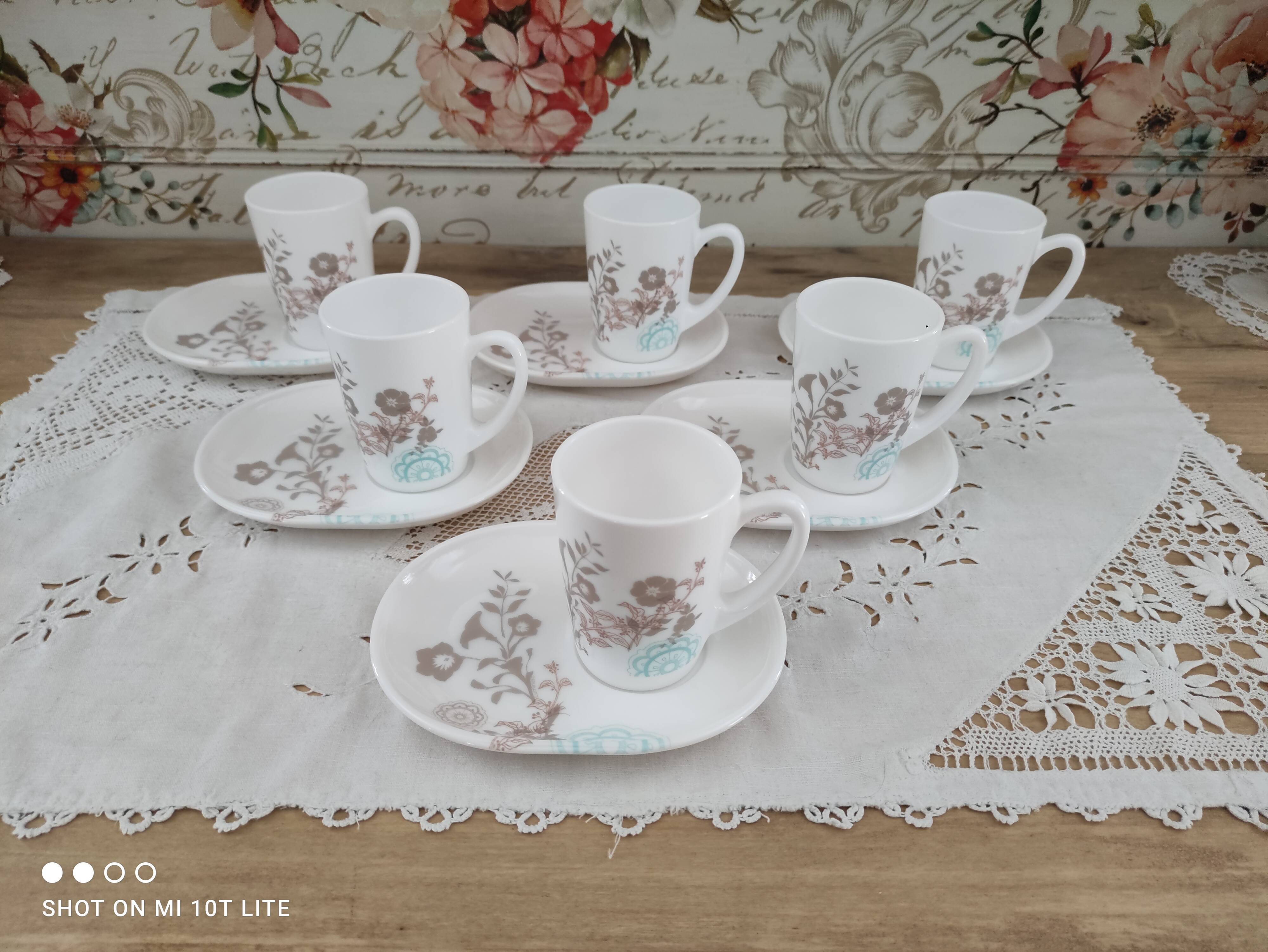 Set of 6 ARC FRANCE espresso coffee cups and undercups with location for sweets