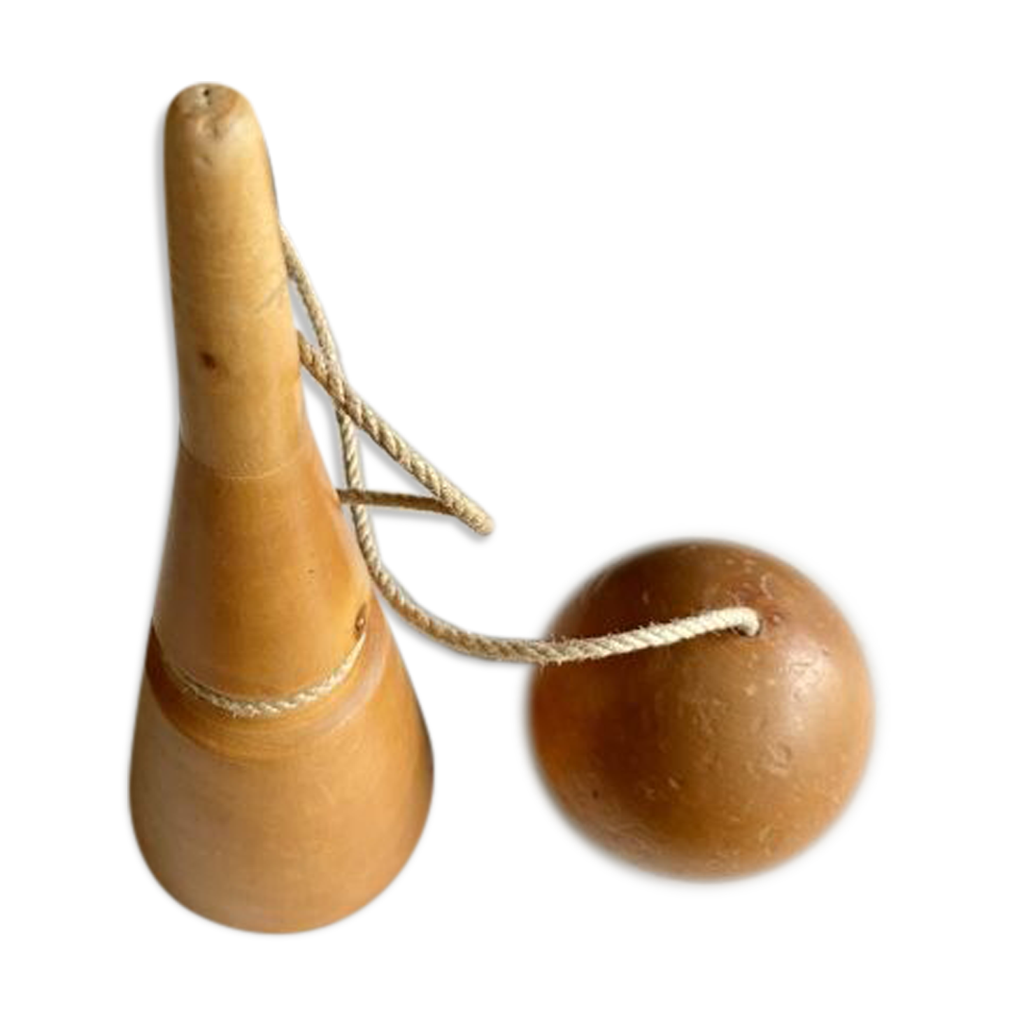 Conical bilboquet