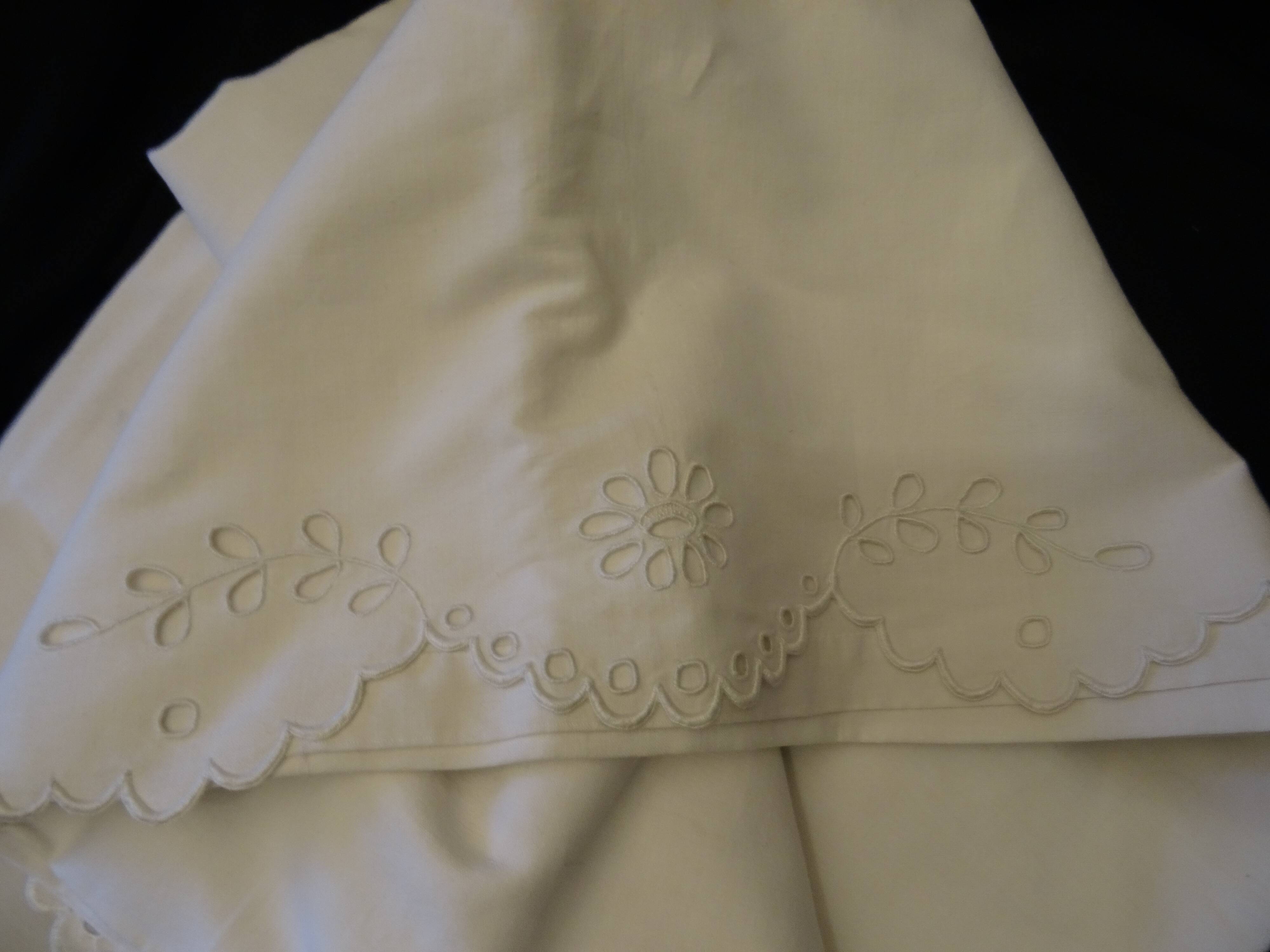 Sheet former monogram and scalloped