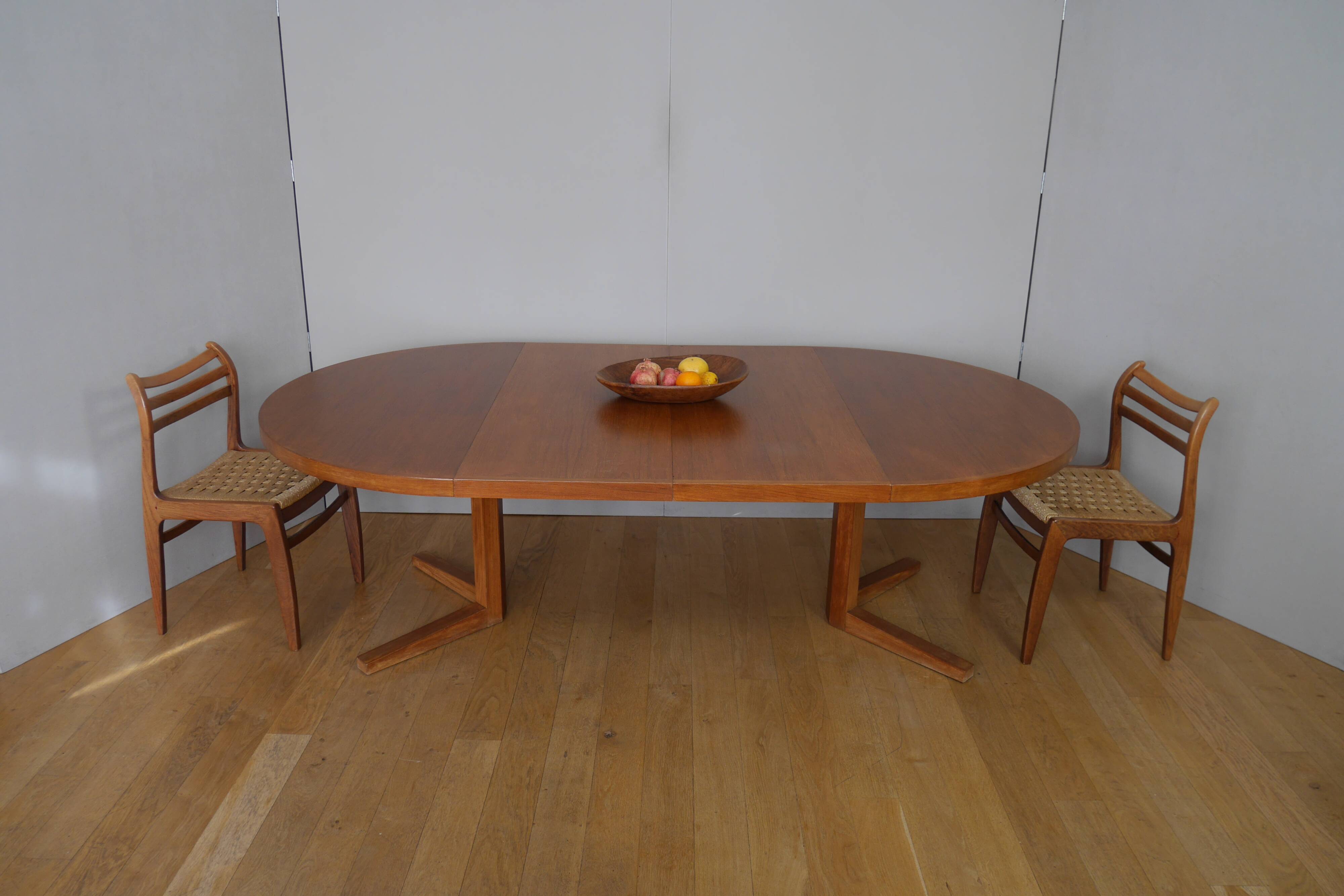 Round table with 2 teak extensions by J. Mortensen, Scandinavian edition Heltborg