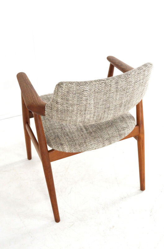Svend Åge Eriksen for Glostrup GM11 chair - danish design - new upholstery