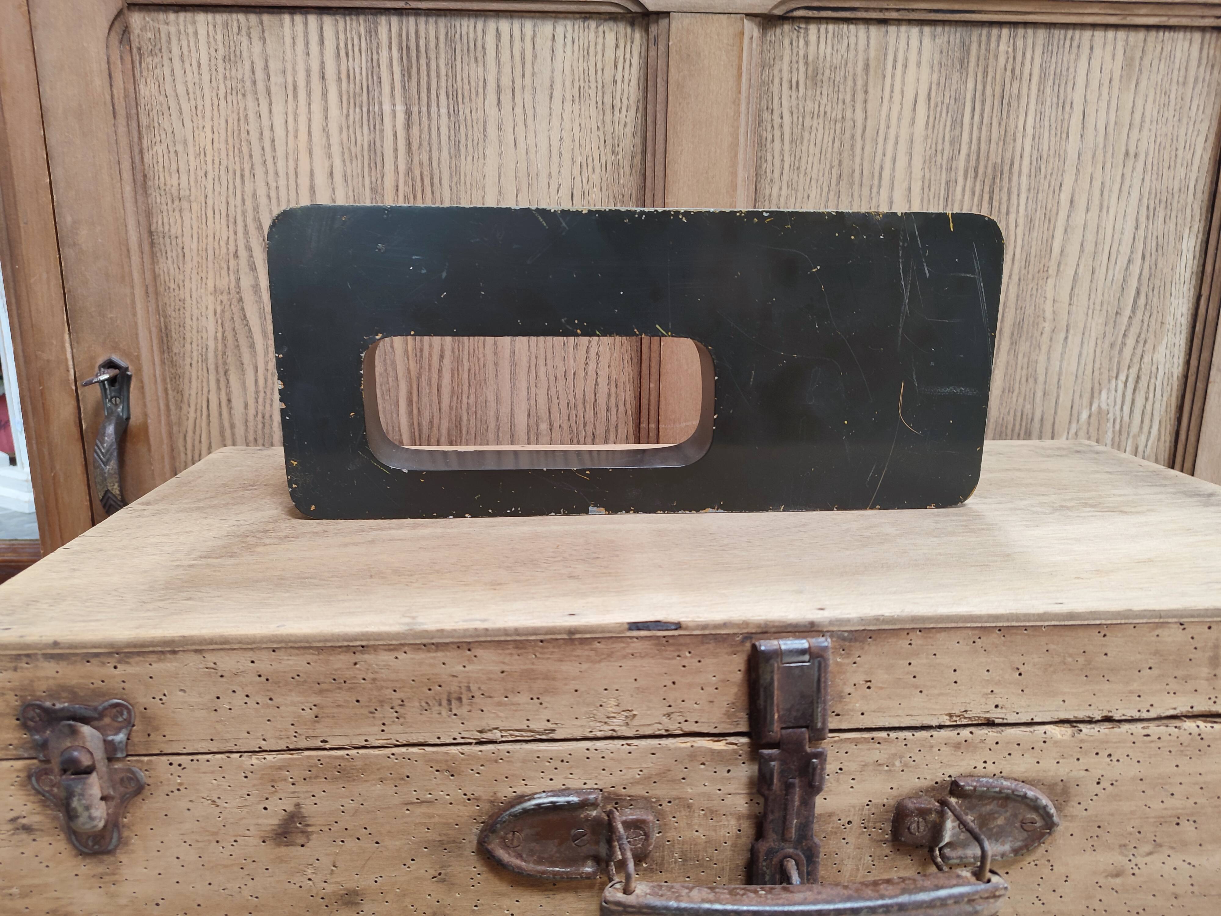 Vintage sign letter O