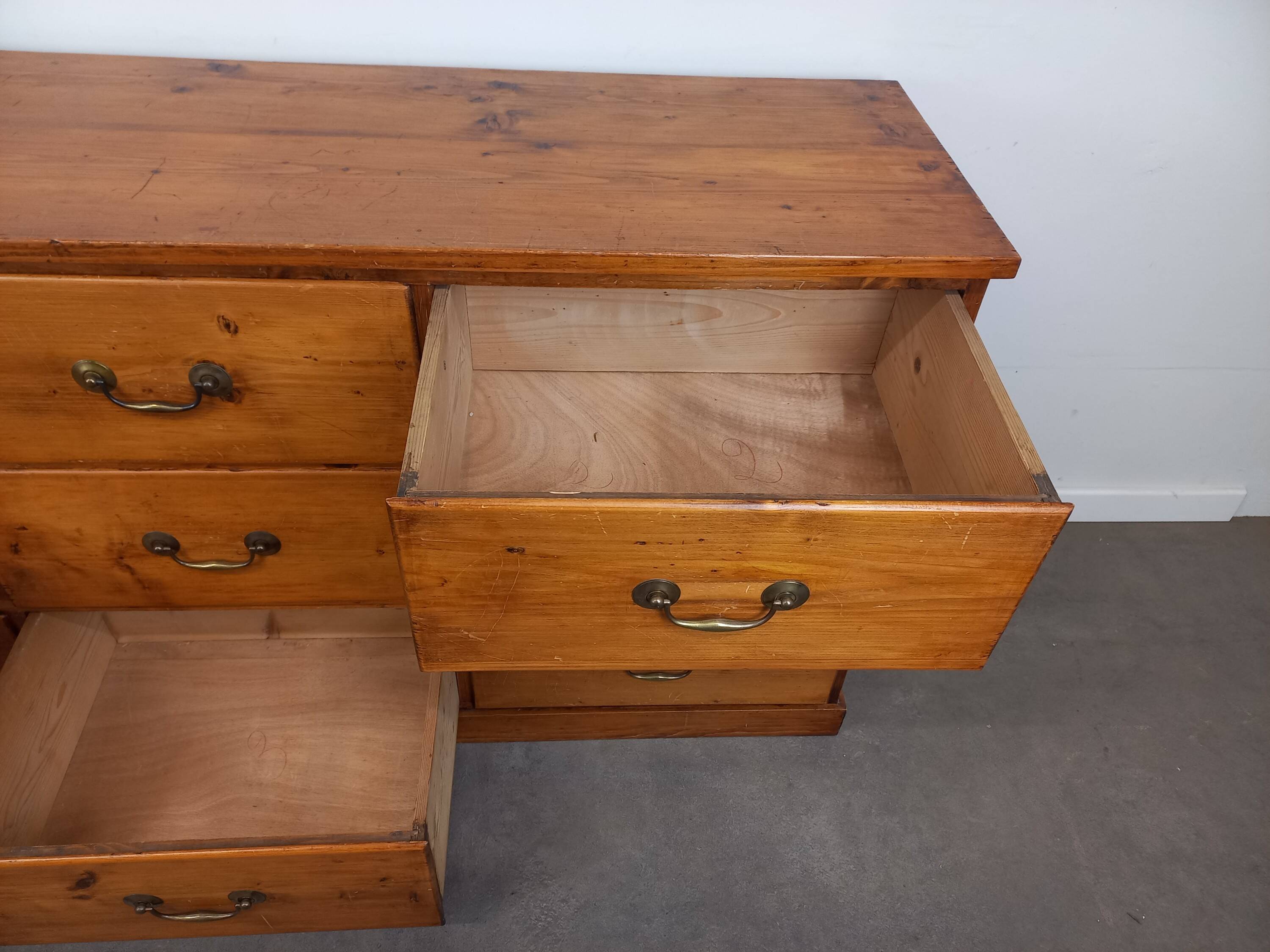 Meuble de métier à tiroirs