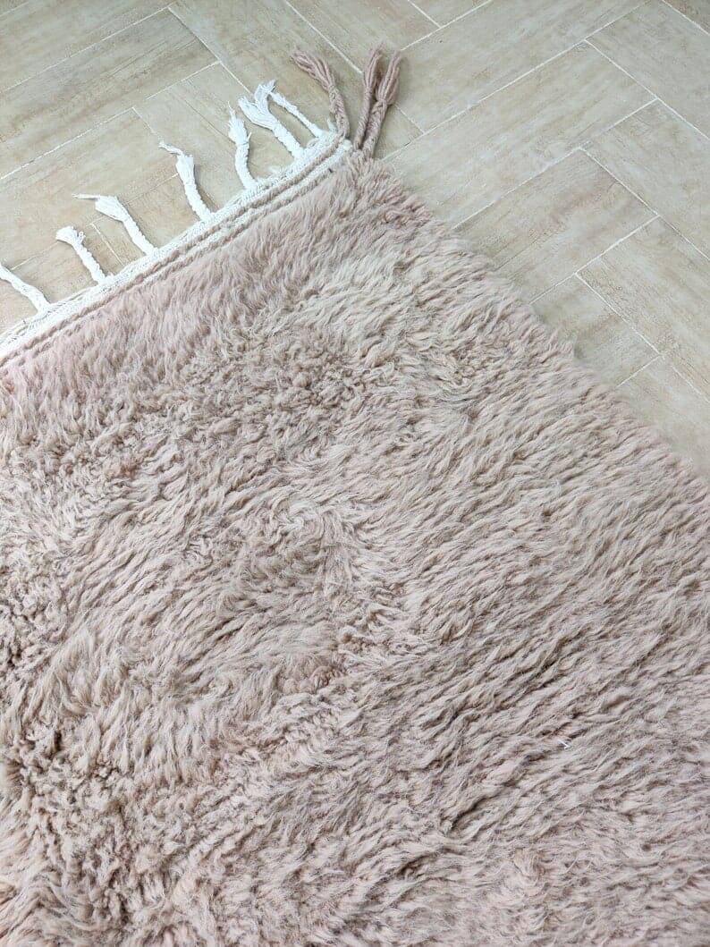 Handmade pure wool rug, size 1.5/2.5 m.