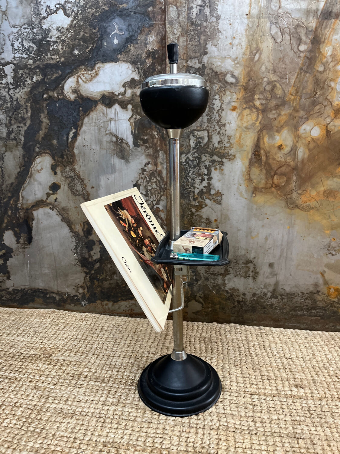 Ashtray on feet review holder