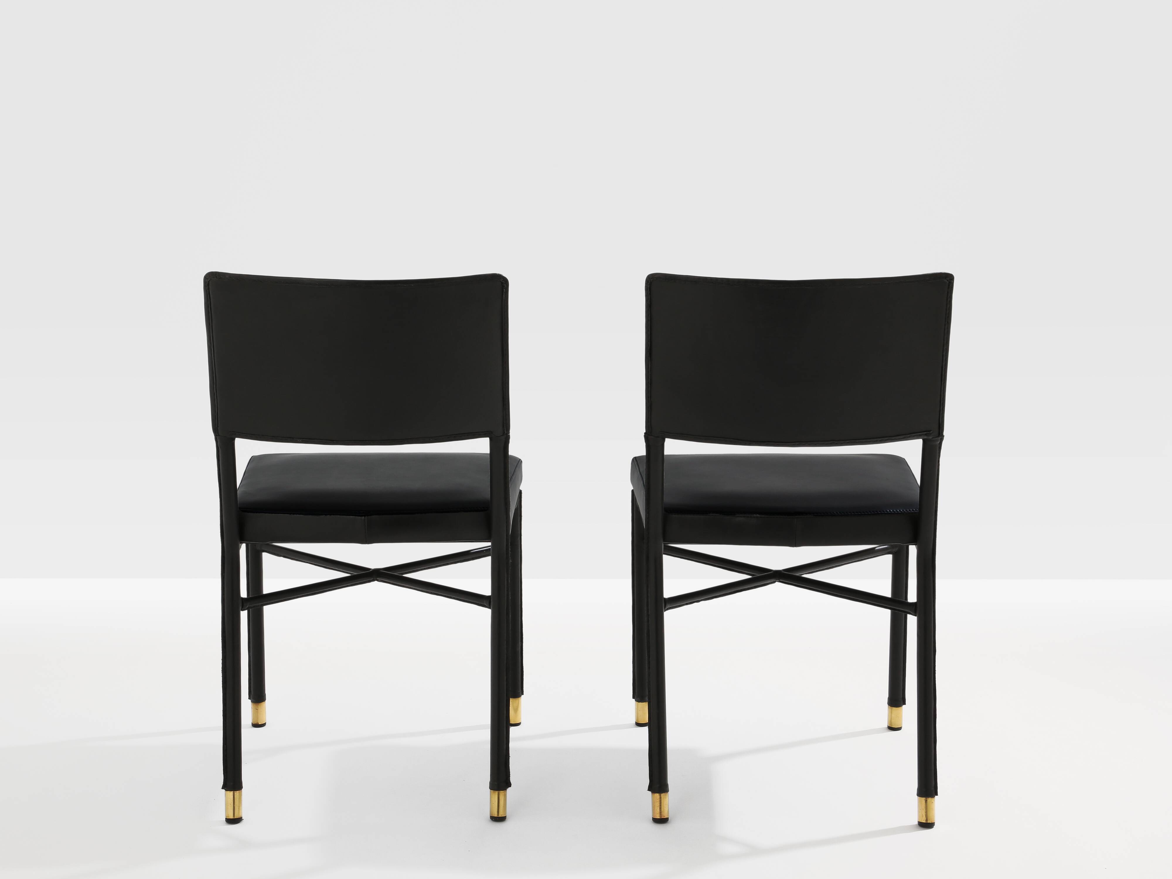 Jacques Quinet paire de chaises cuir noir laiton 1950