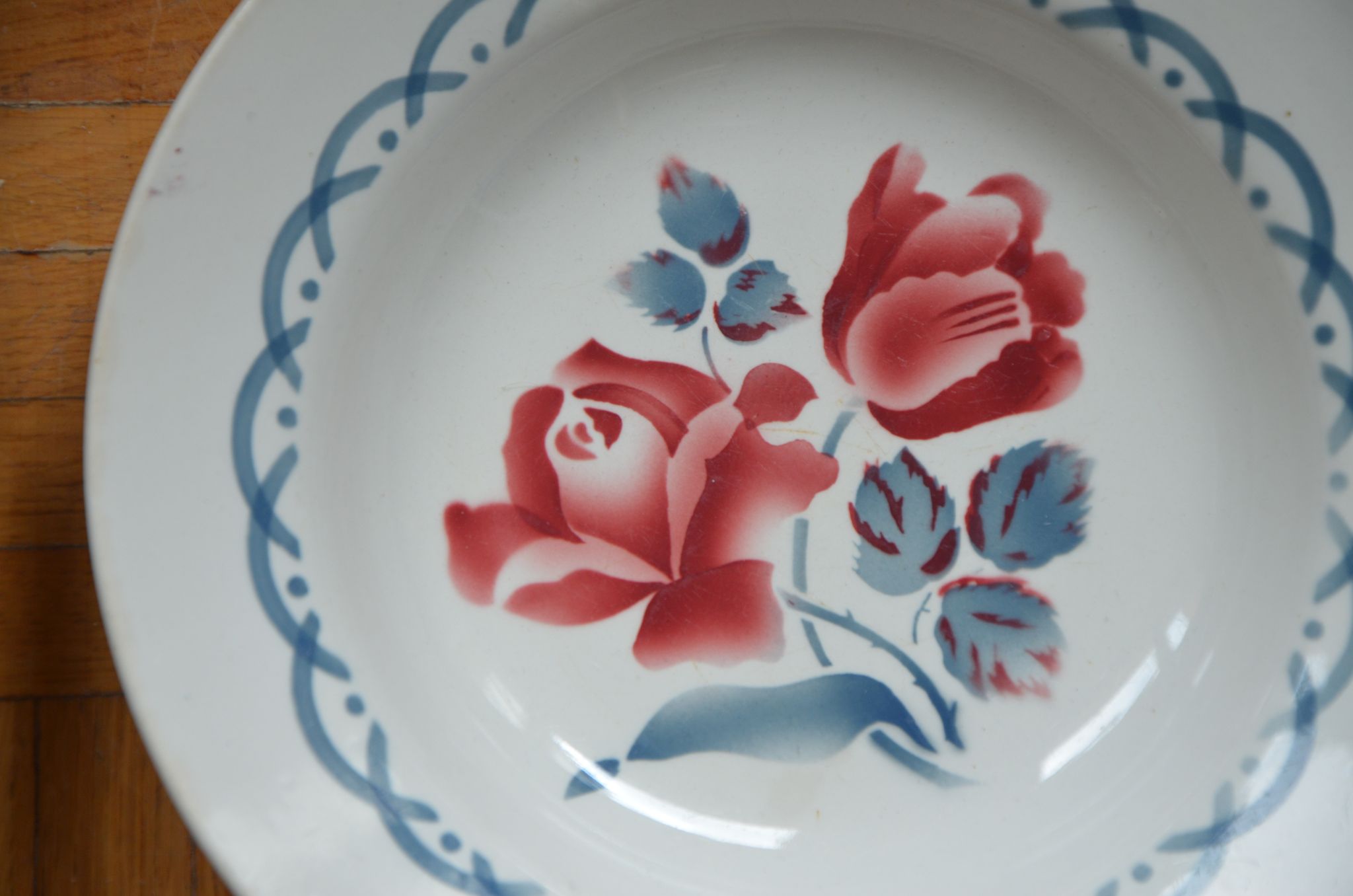 Lot dépareillées de 3 assiettes Digoin et Sarreguemines