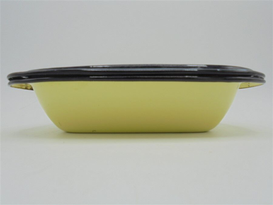 Trio of enamelled plate dishes