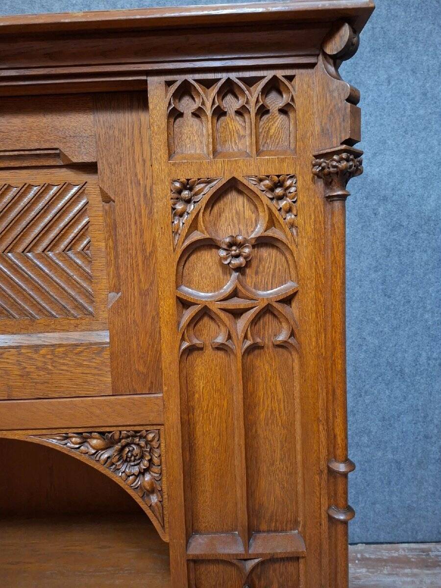 buffet ancien en chêne sculpté – style gothique / néo-gothique / XXeme