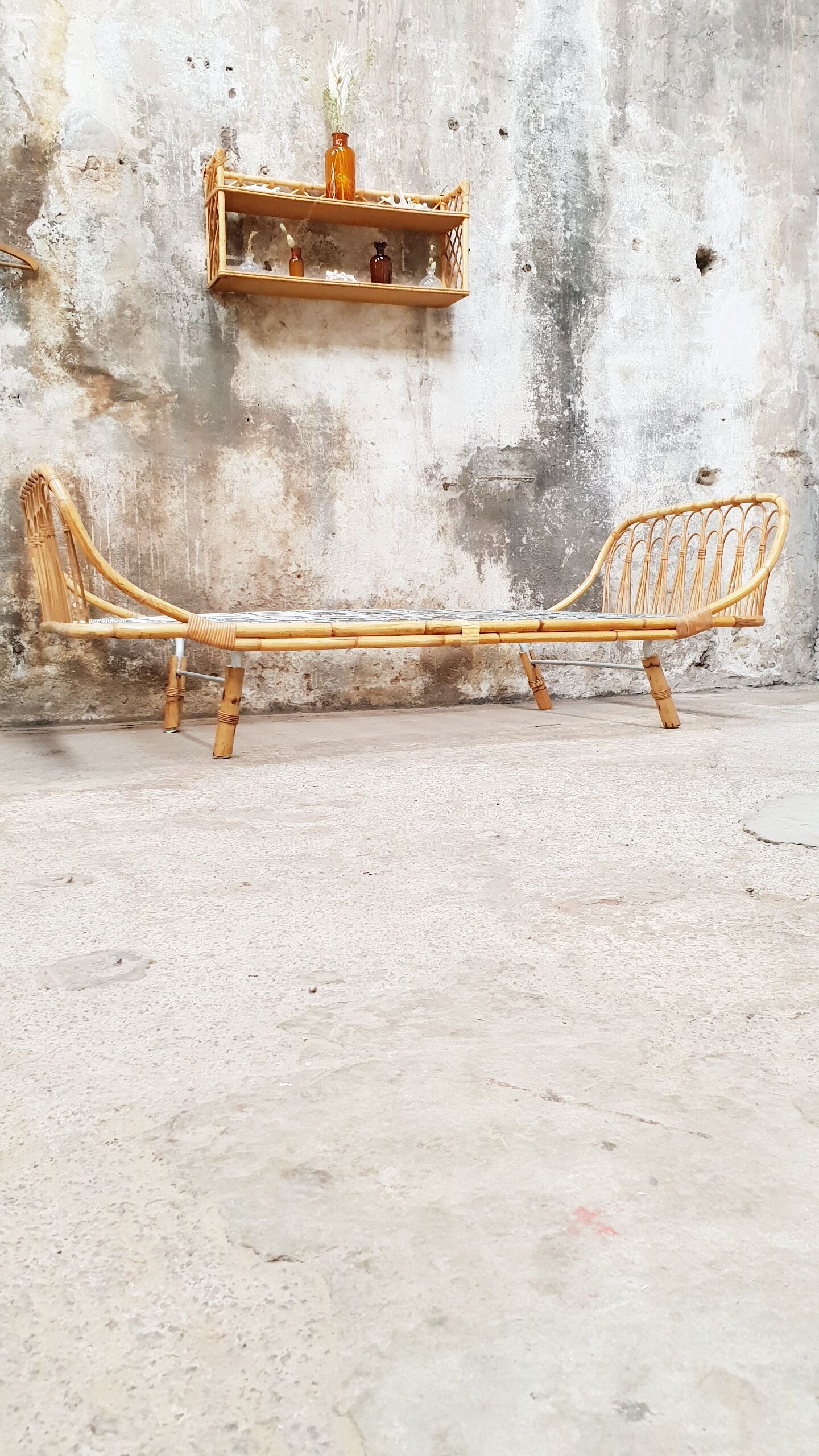 Lit rotin vintage