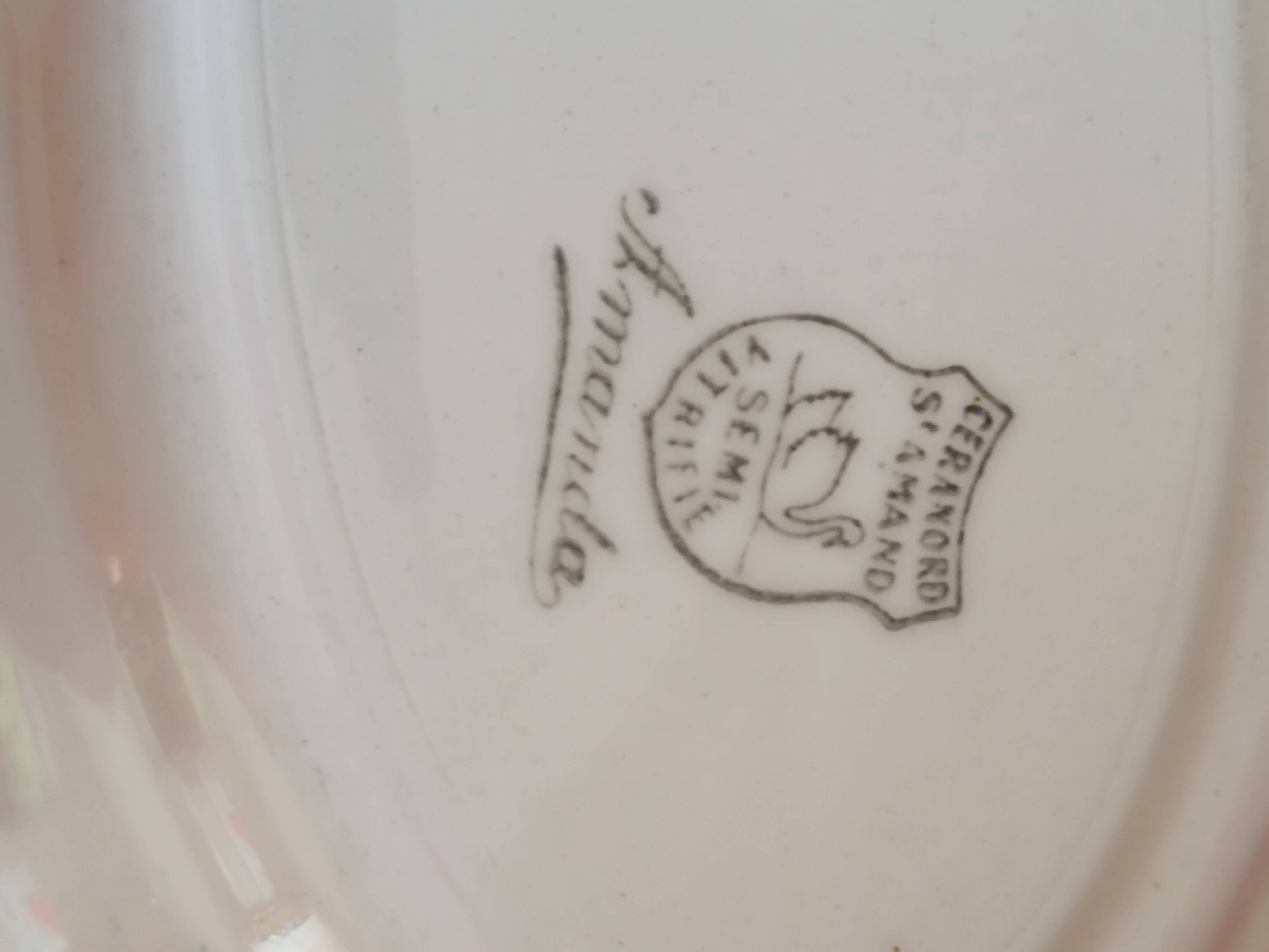 St Amant oval dish. Model Amanda.