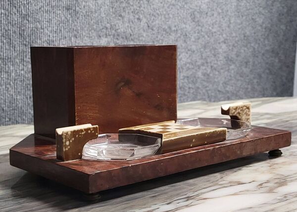 Nécessaire de fumeur époque Art Déco en loupe et marqueterie