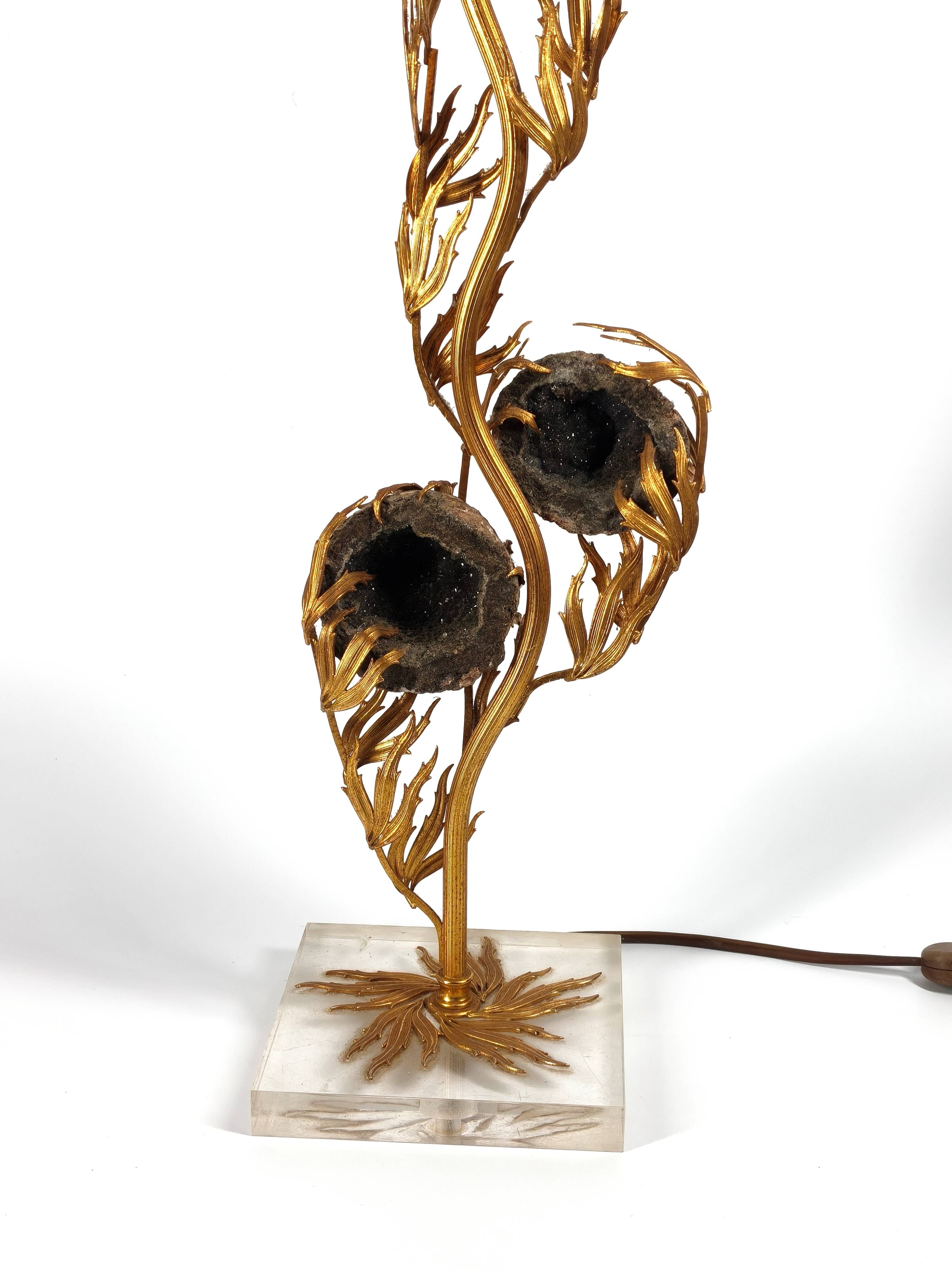 Sculptural lamp in gilded brass and geodes, 1970s