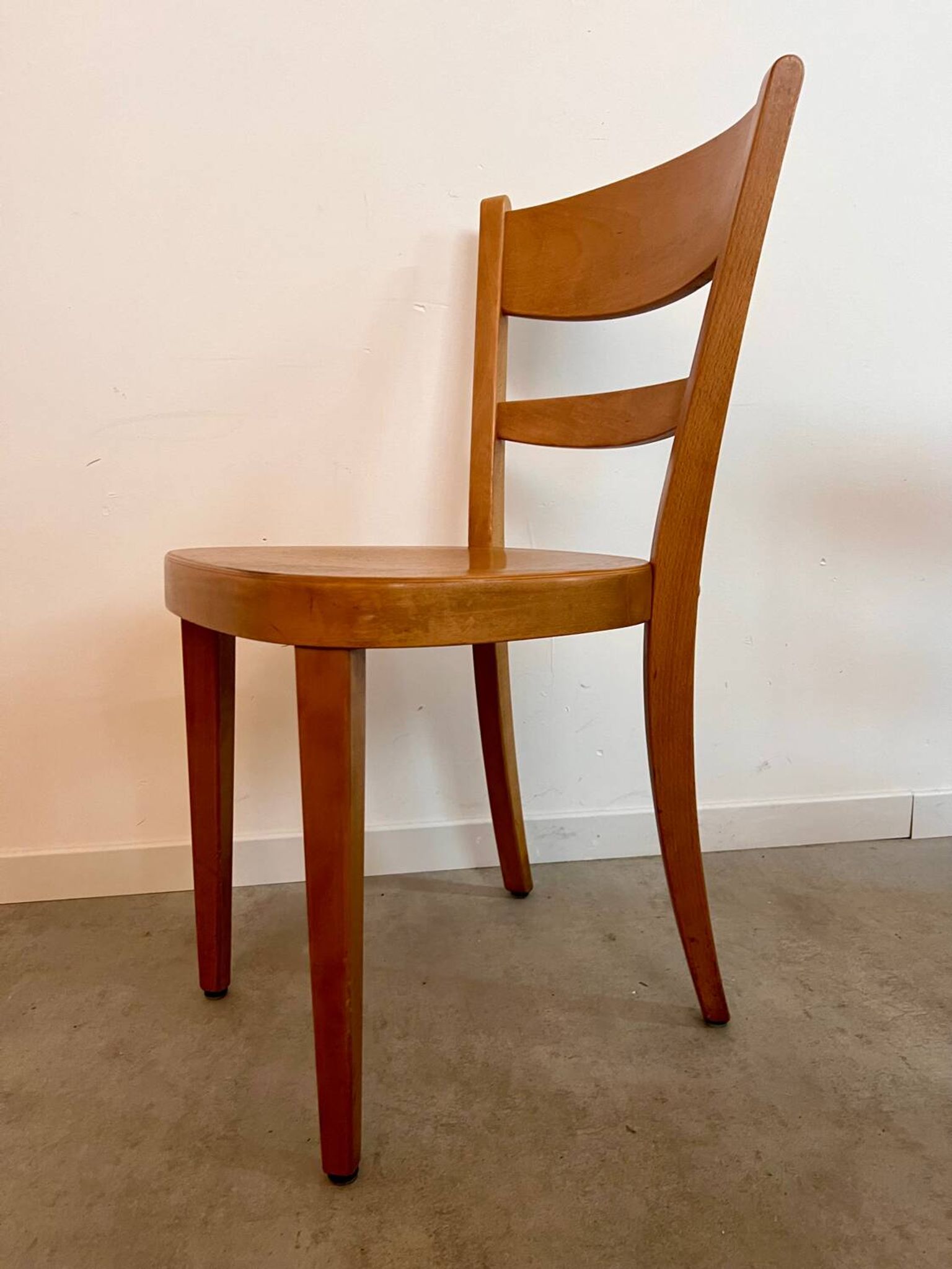 Lot 12 wooden bistro chairs by Horgen Glarus 70s vintage