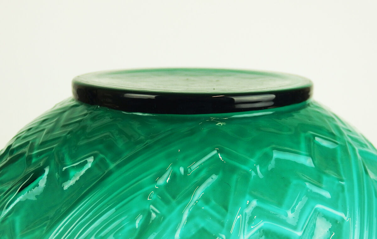 Art Deco vase by Pierre d'Avesn