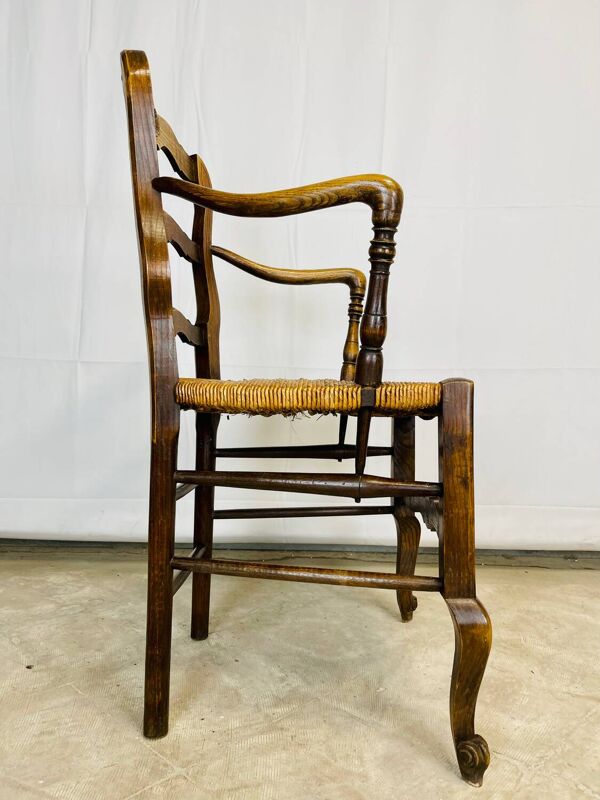 Fauteuil en bois paillé