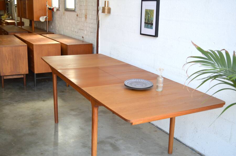 Table par McIntosh – double rallonges papillons 160cm