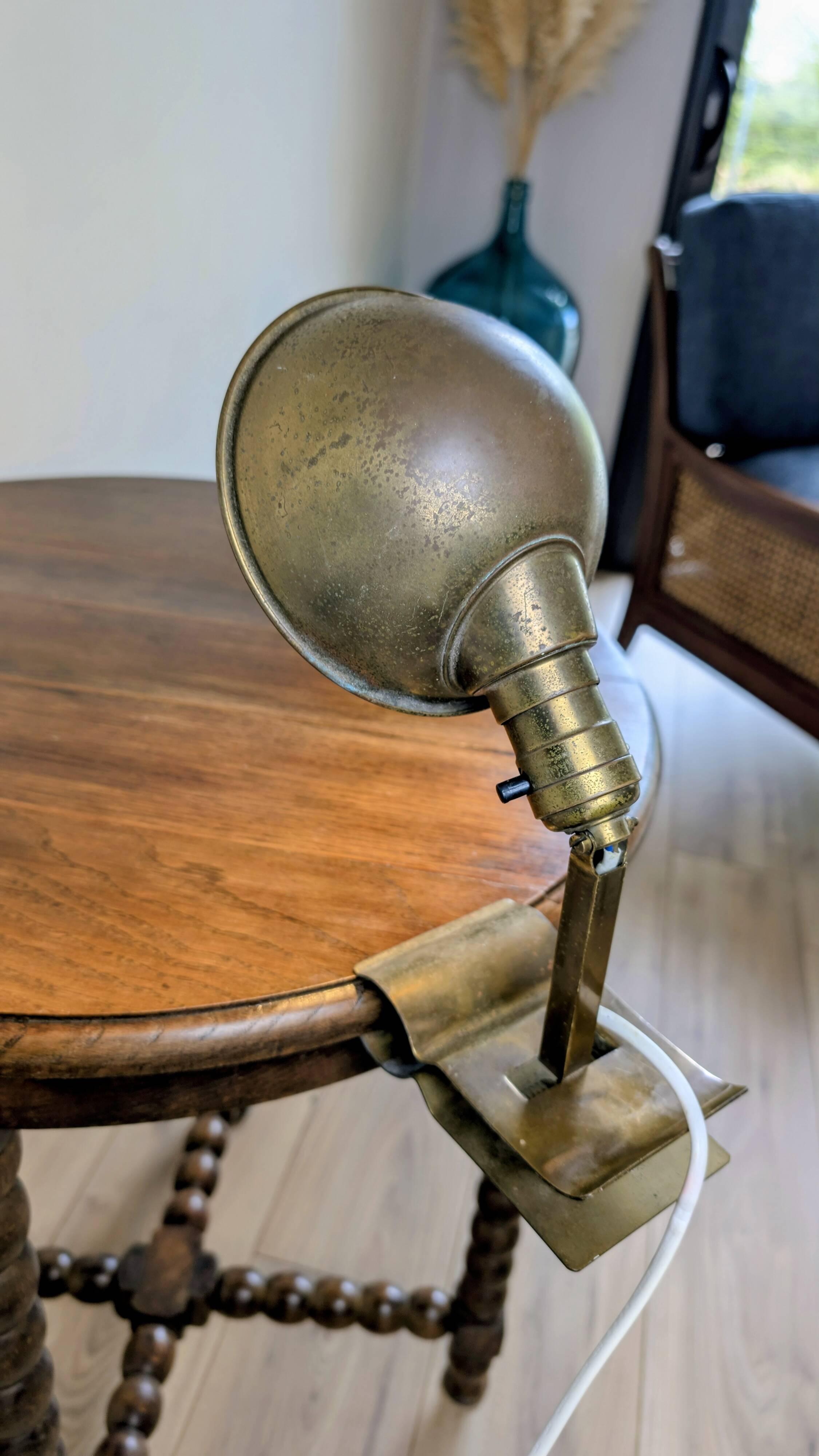 Lampe Adjusto-Lite à pince – métal doré & style industriel