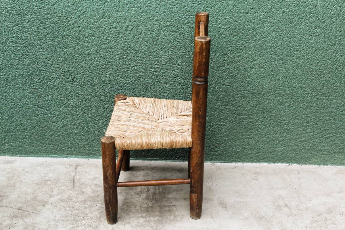 Straw children's chair