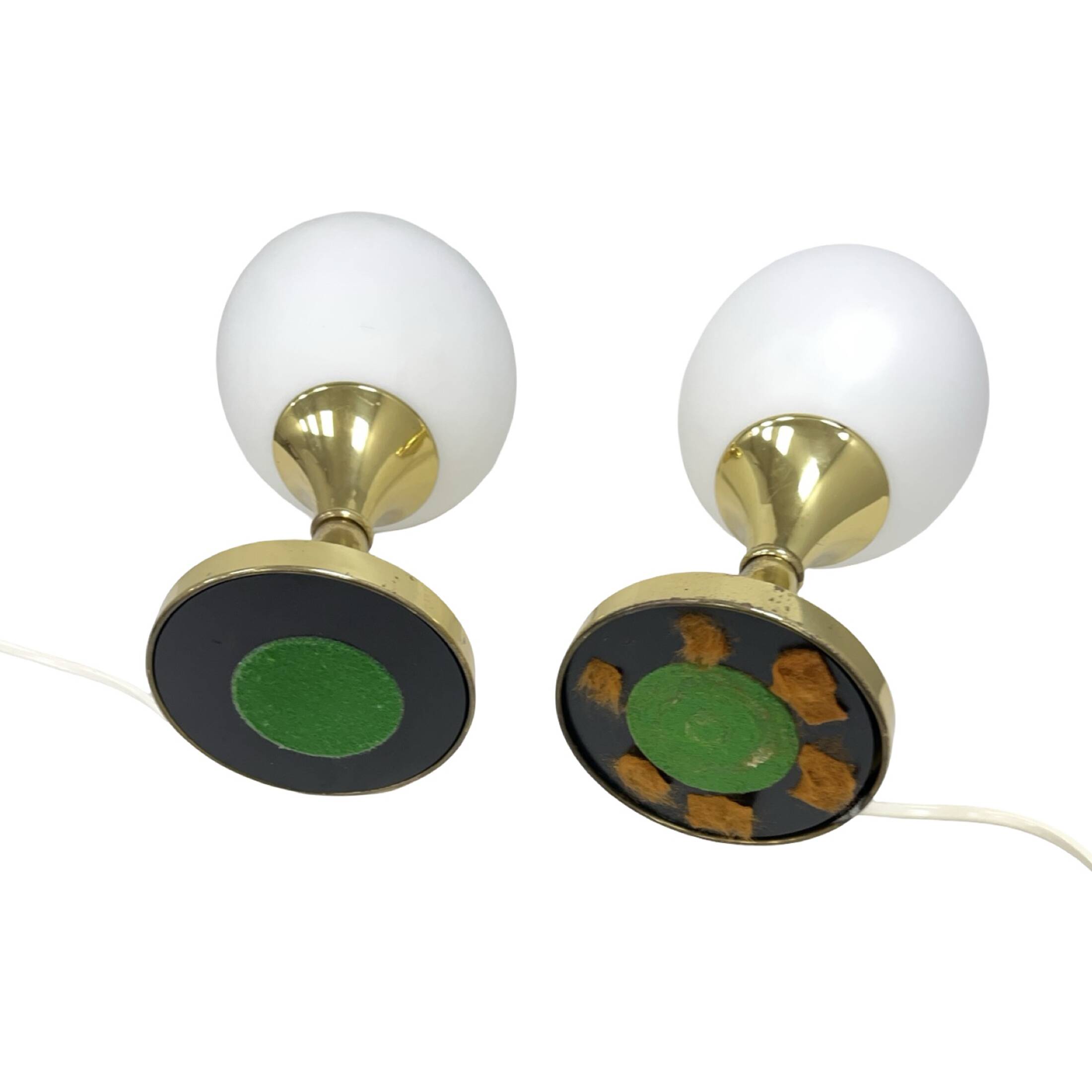 Paire de lampes de table Globe, également connues sous le nom de Leuchten, Allemagne, années 1970, laiton et verre.