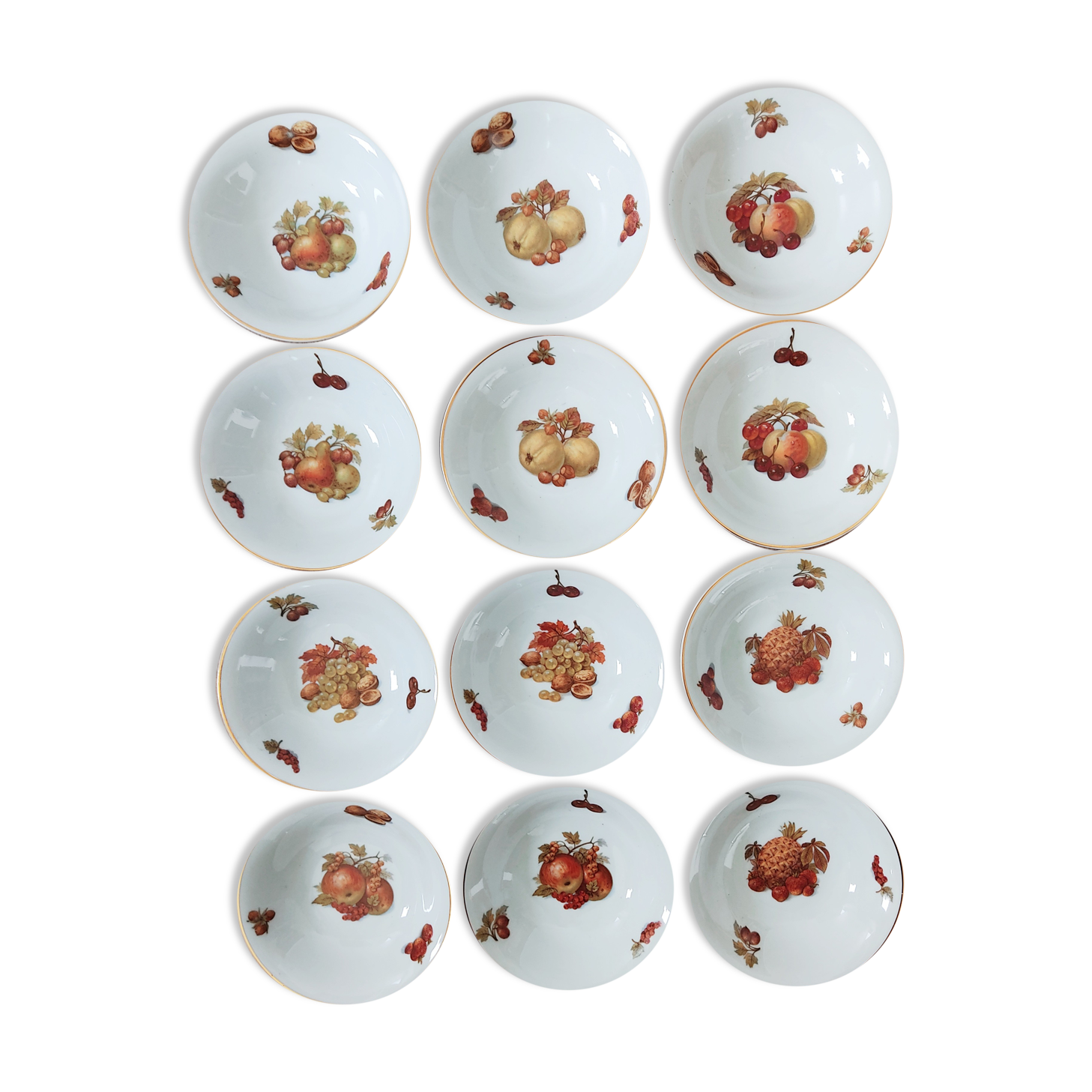 Set of 12 bowls decorated with Creartis Renaix fruit