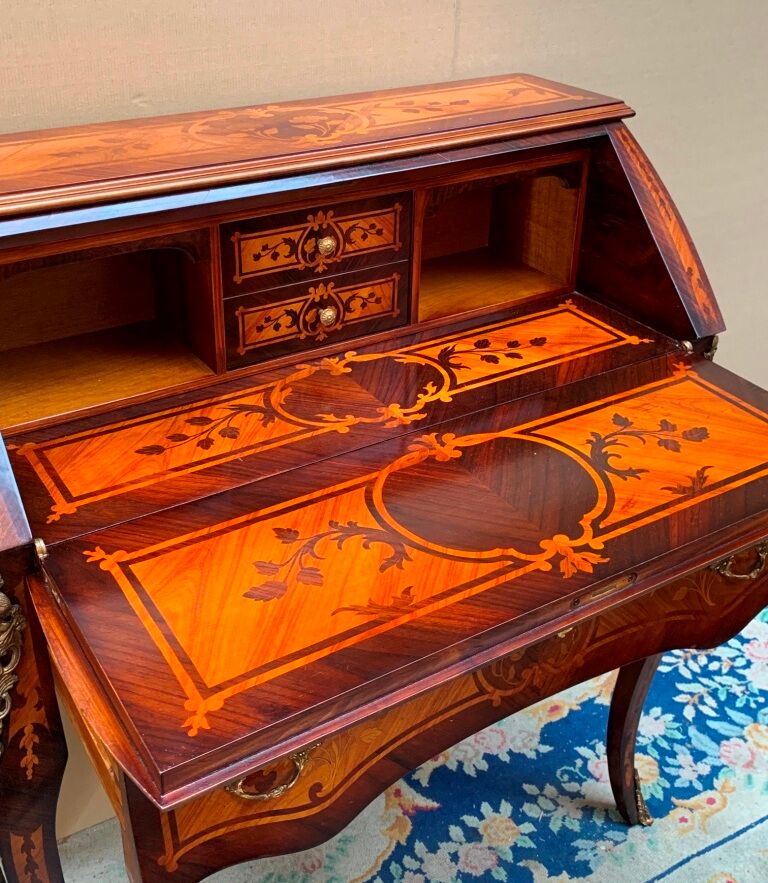 Secrétaire de dame de style Louis XV