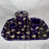 Set tray and its vases in earthenware