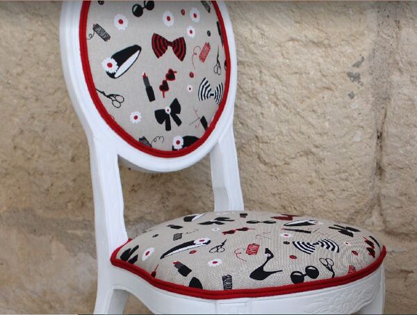Chaise de coiffeuse médaillon restaurée