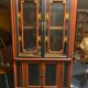 Armoire vitrine en rouge et noir