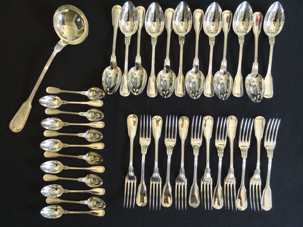 Housewife 37 pieces model with silver metal nets