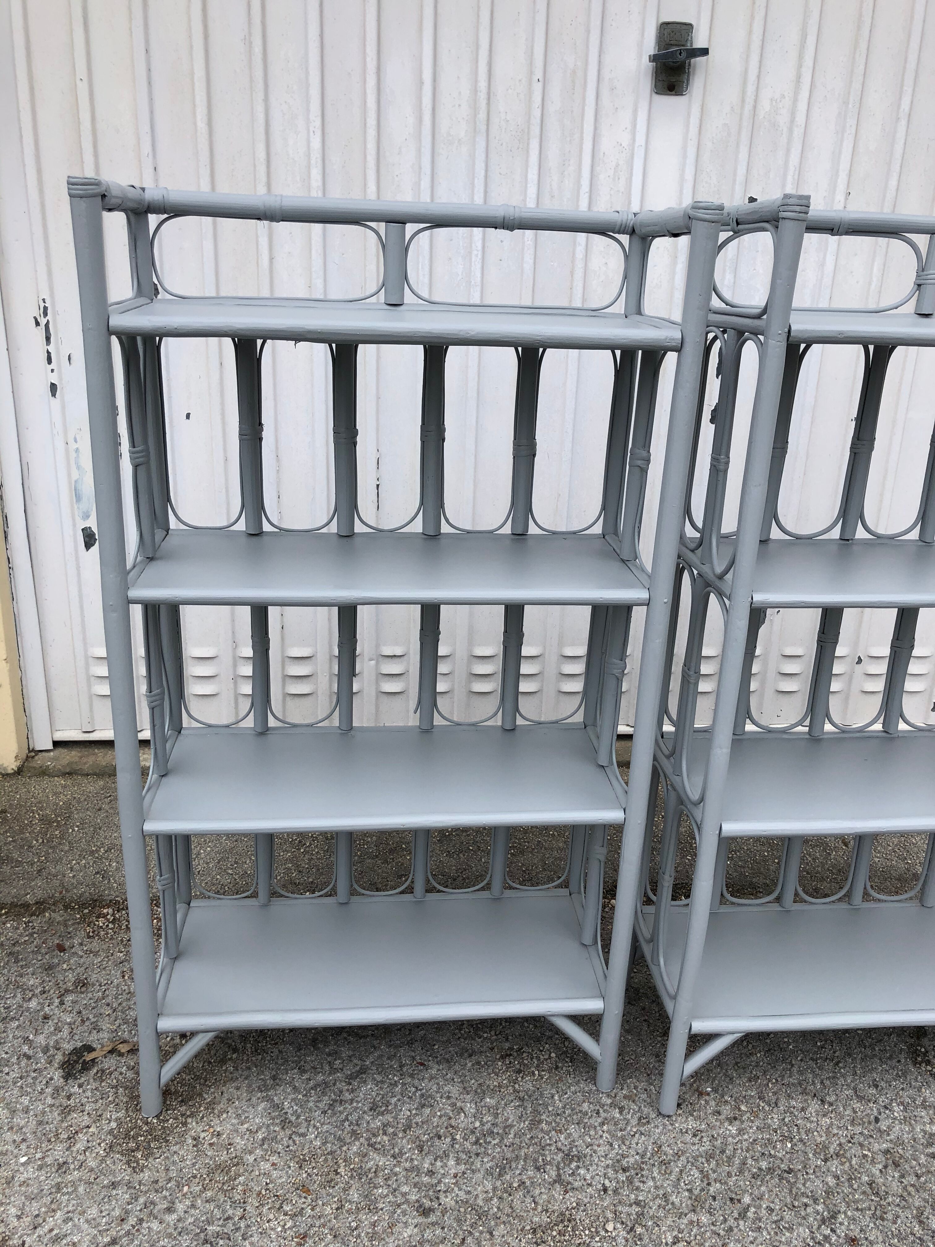 Pair of shelf in grey rattan