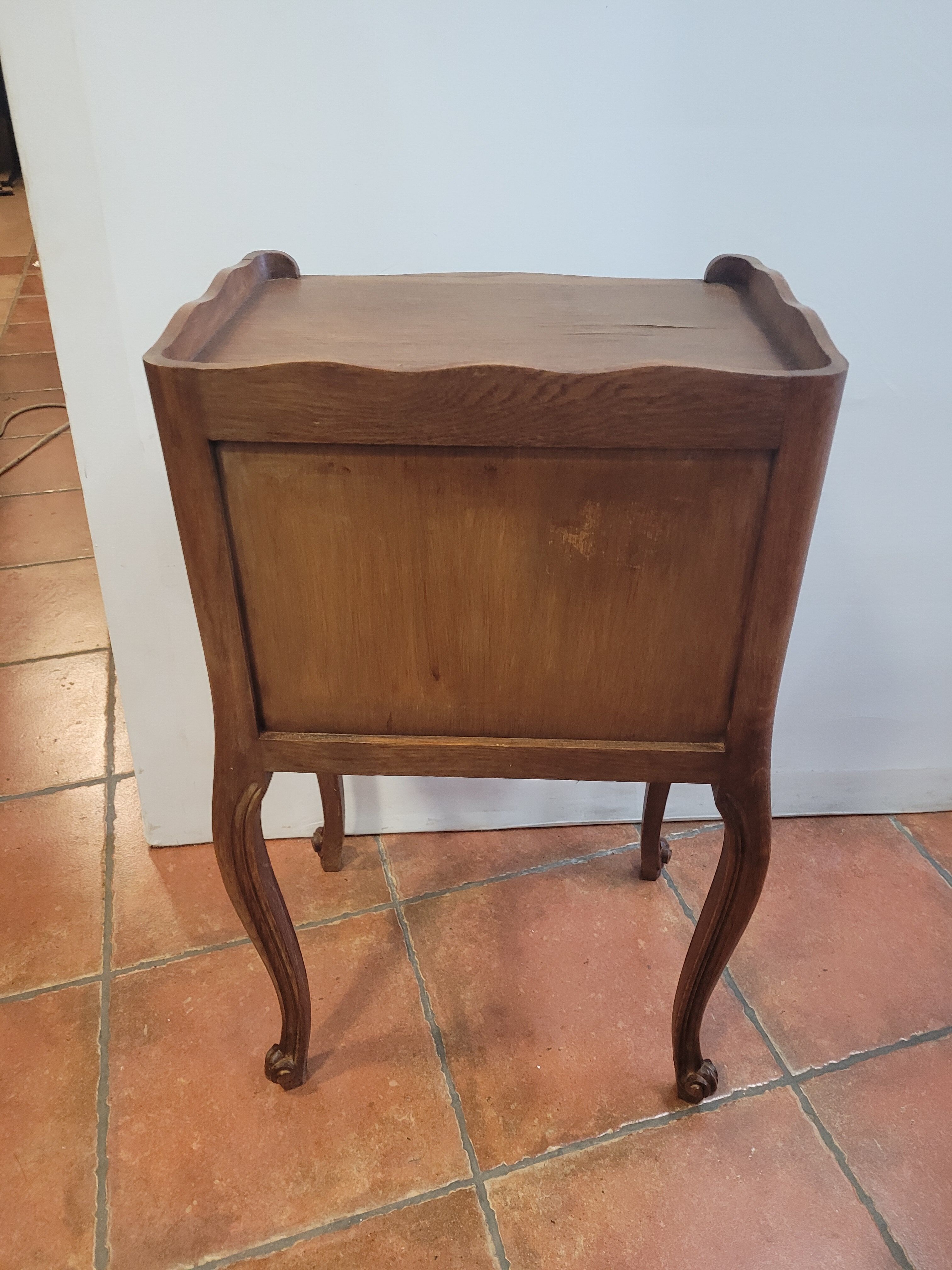 Louis XV oak bedside table with 1 drawer