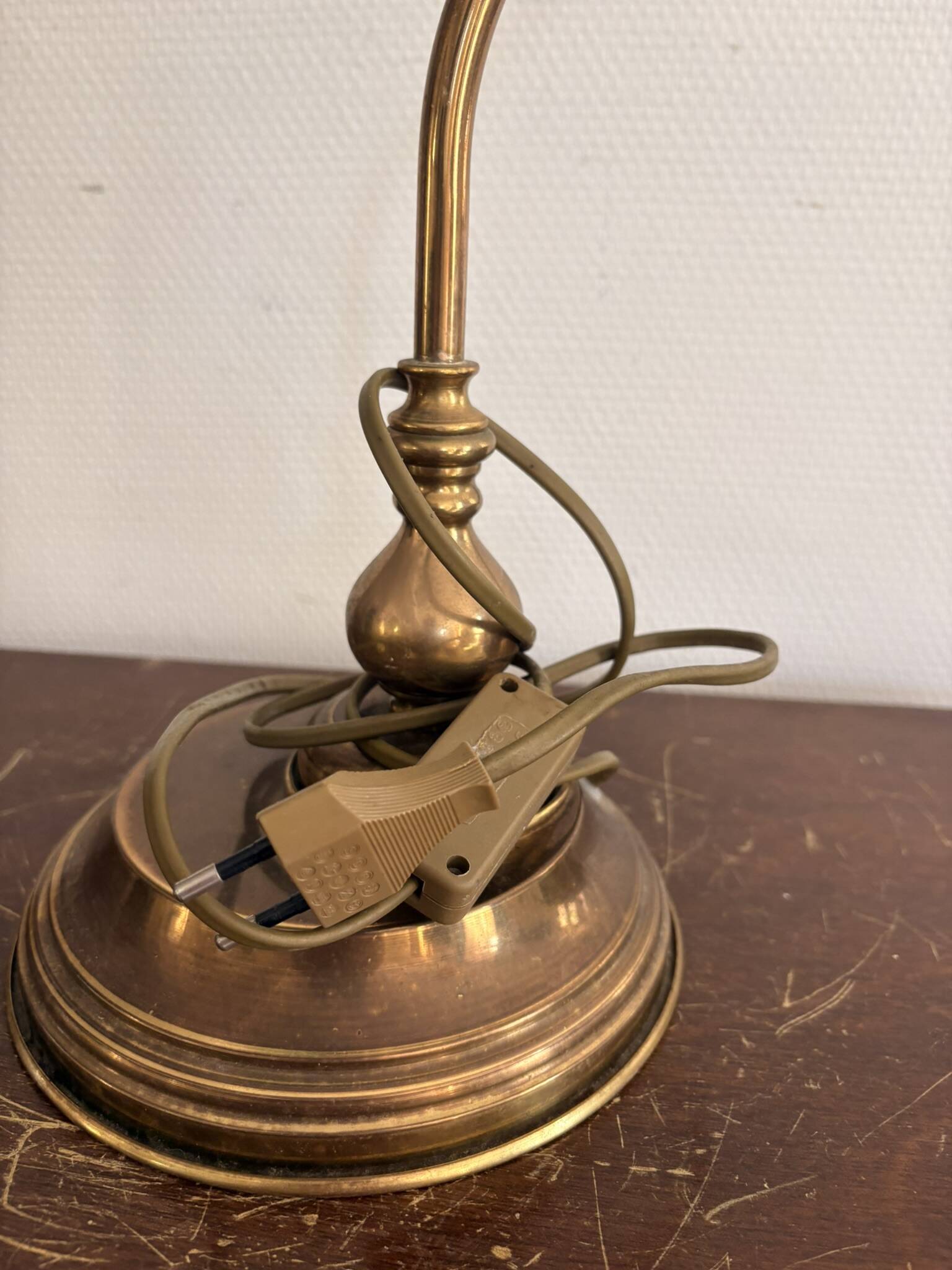 Banker's Desk Lamp Swan Neck Opaline Green
