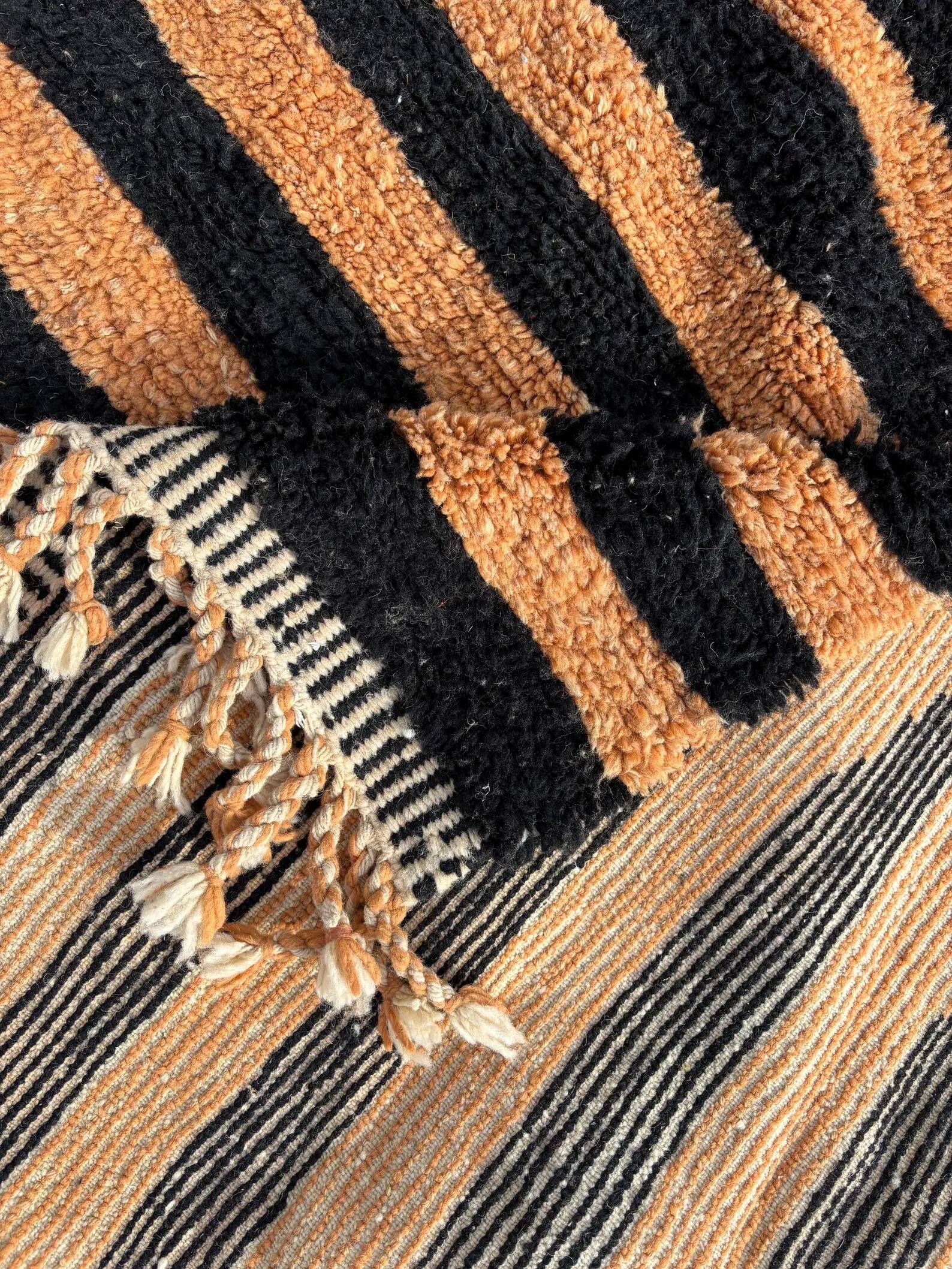 Berber rug Beni M'rirt - 215 x 250 cm - Thick wool & Unique design