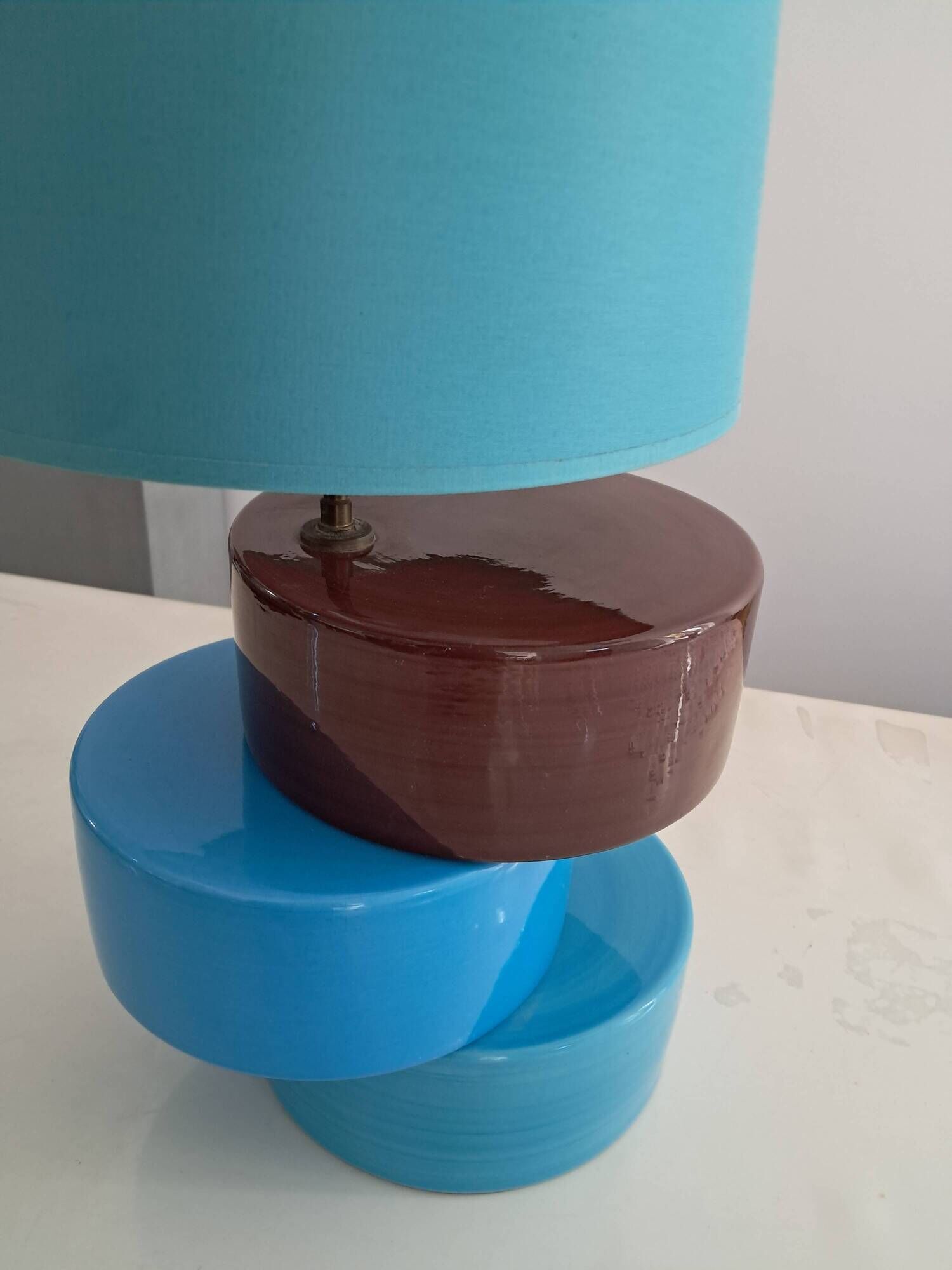 Kotska table lamp with 3 levels.