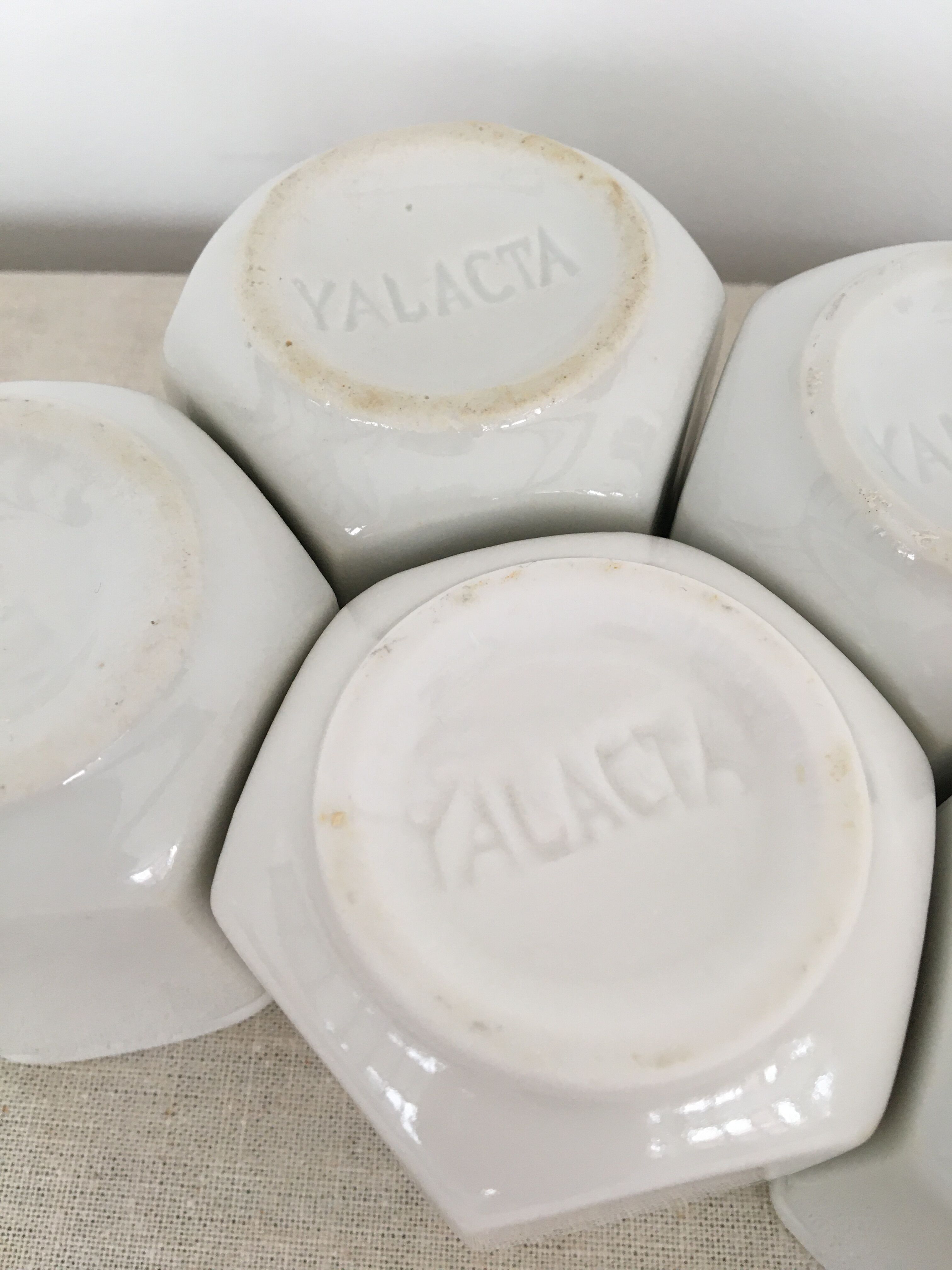 Set of 6 pots yogurt Yalacta porcelain