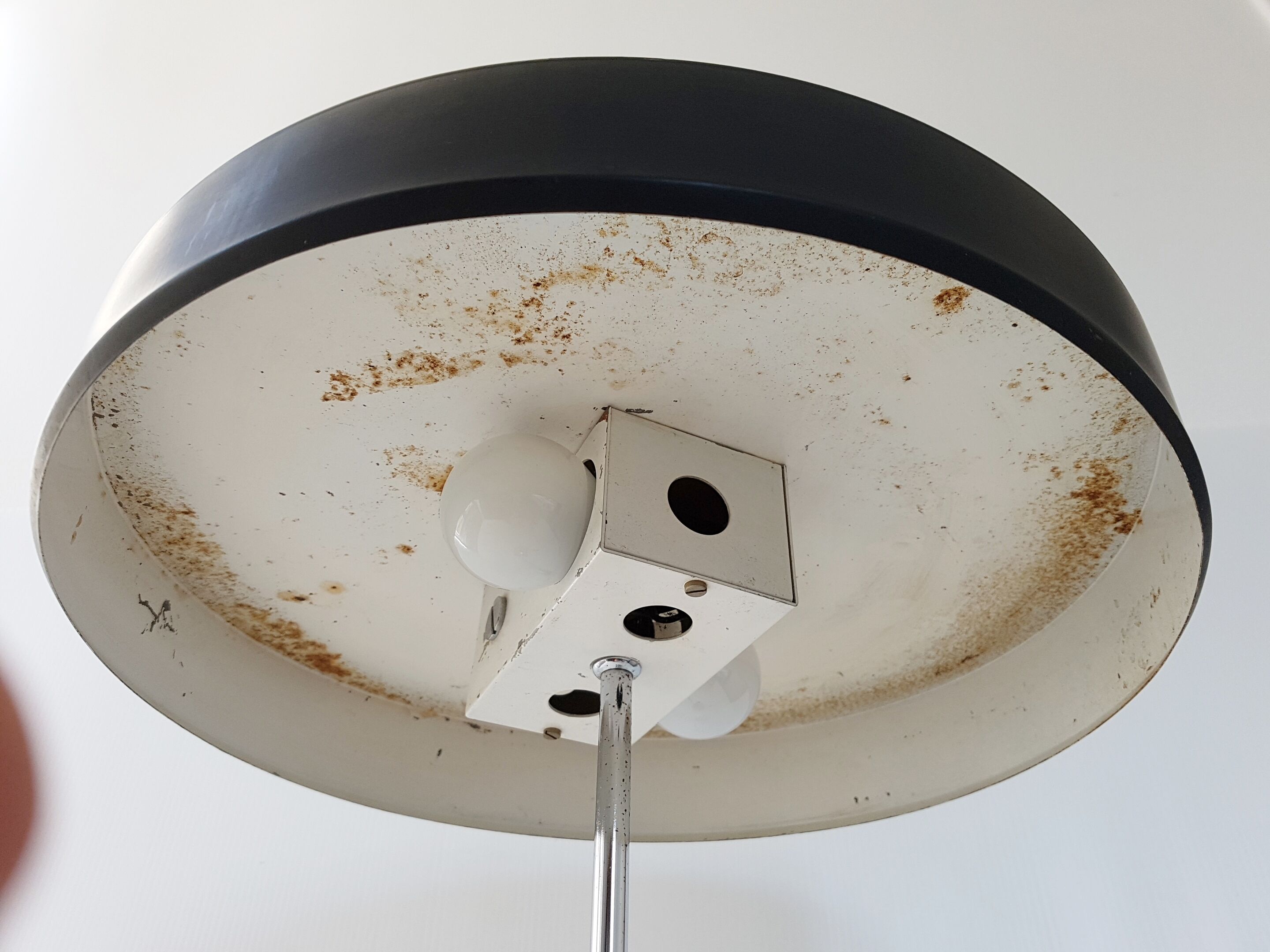 Adjustable height 1960 vintage lamp