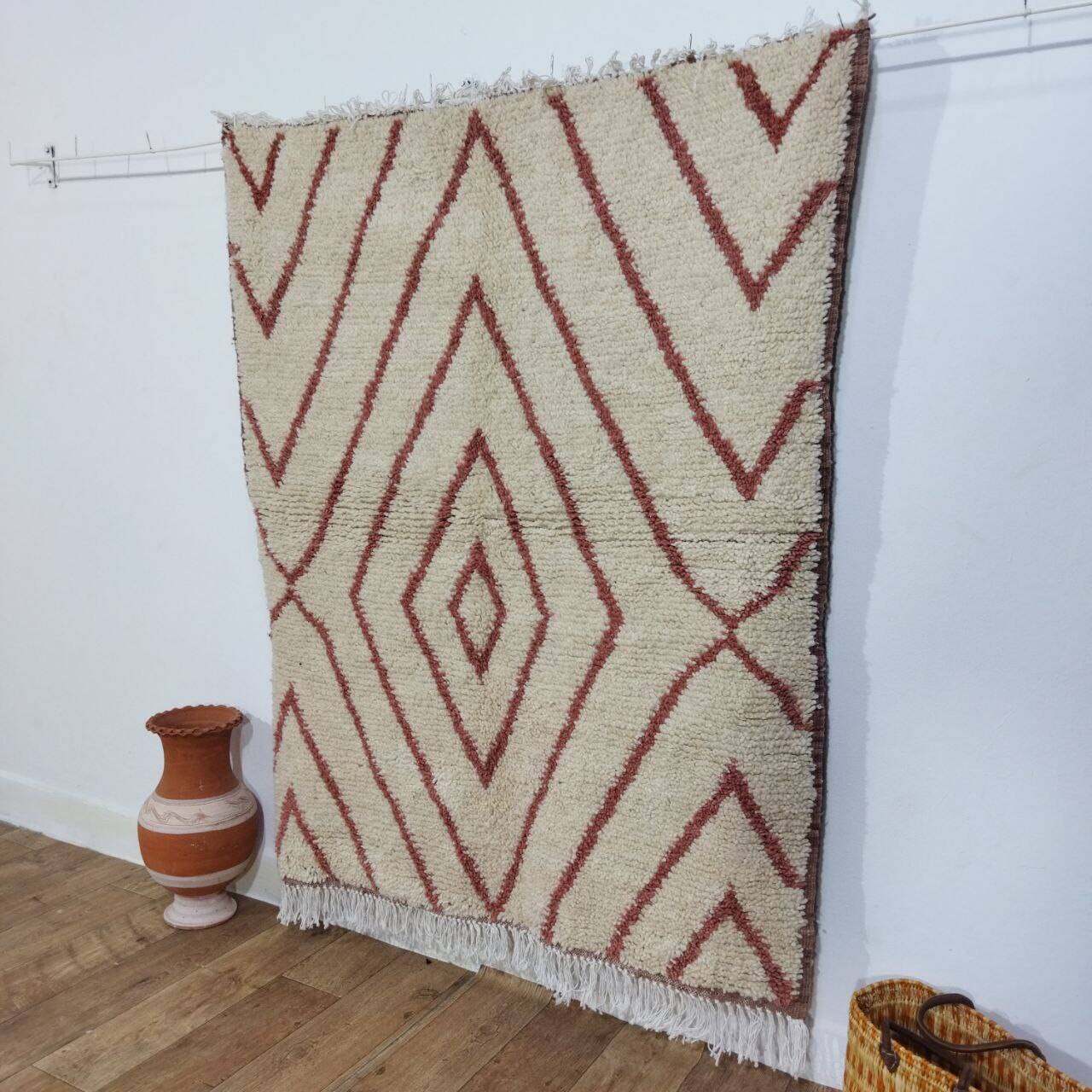 Handmade moroccan berber rug 157 x 130 cm