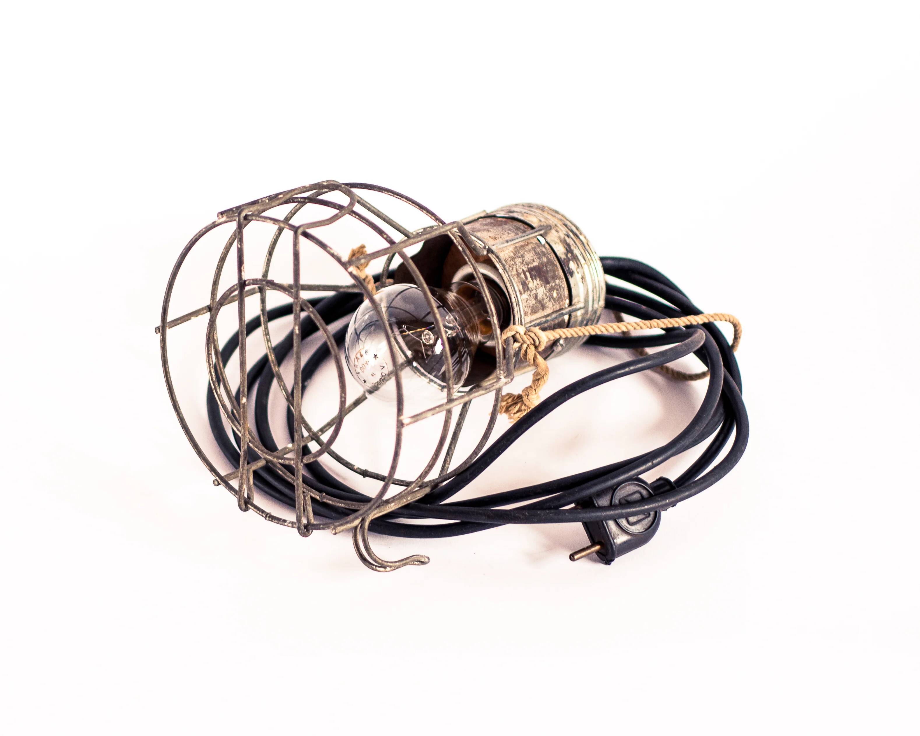 Lampe cage d’atelier industrielle
