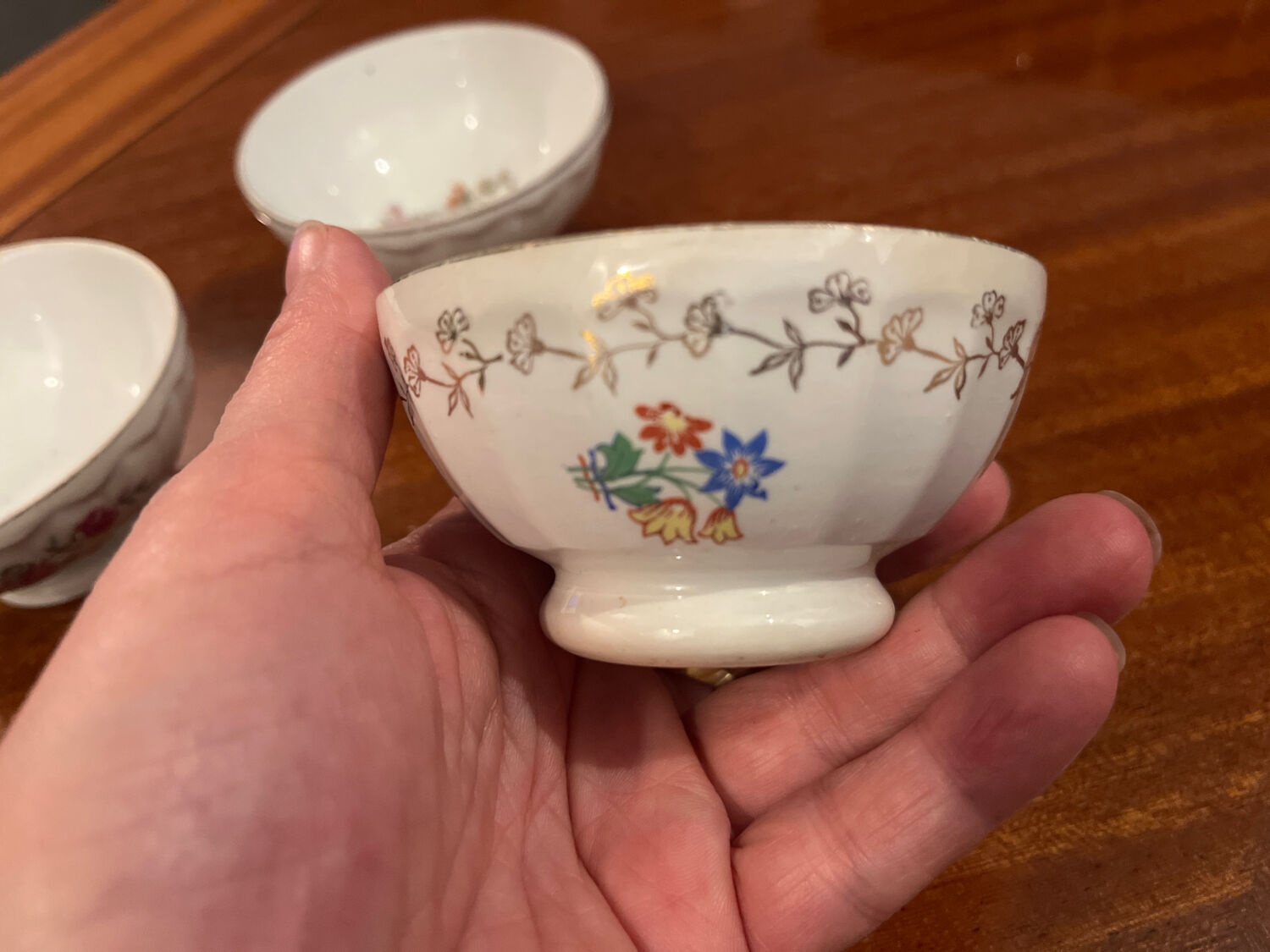 Lot of mini vintage porcelain bowls