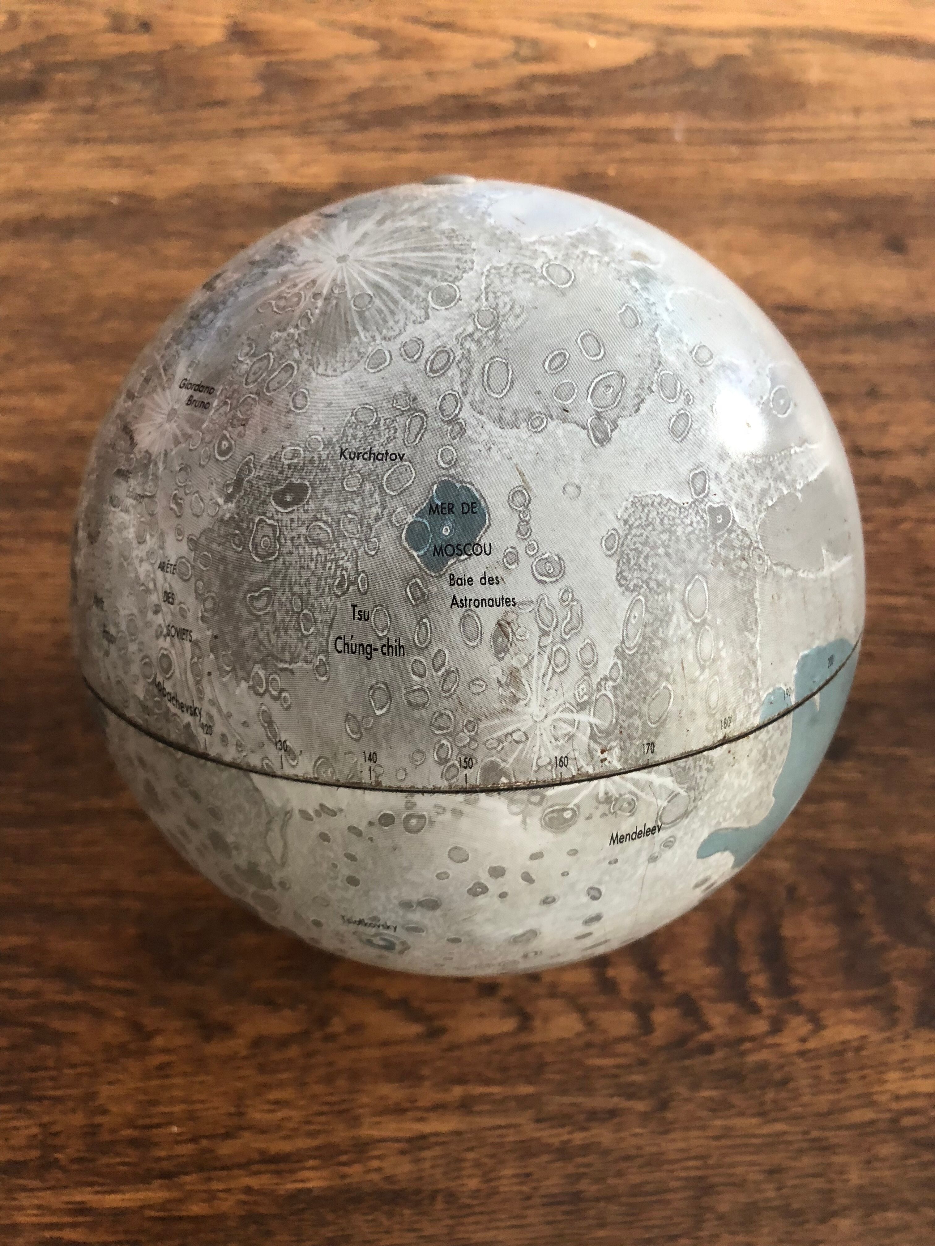 Rare globe Moon vintage