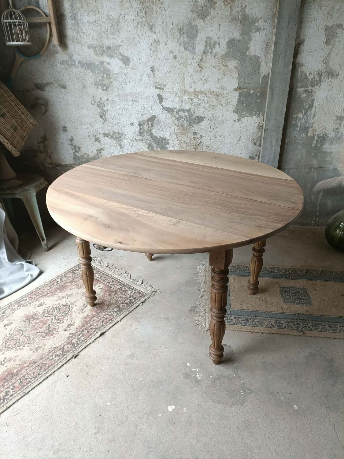 Round table
