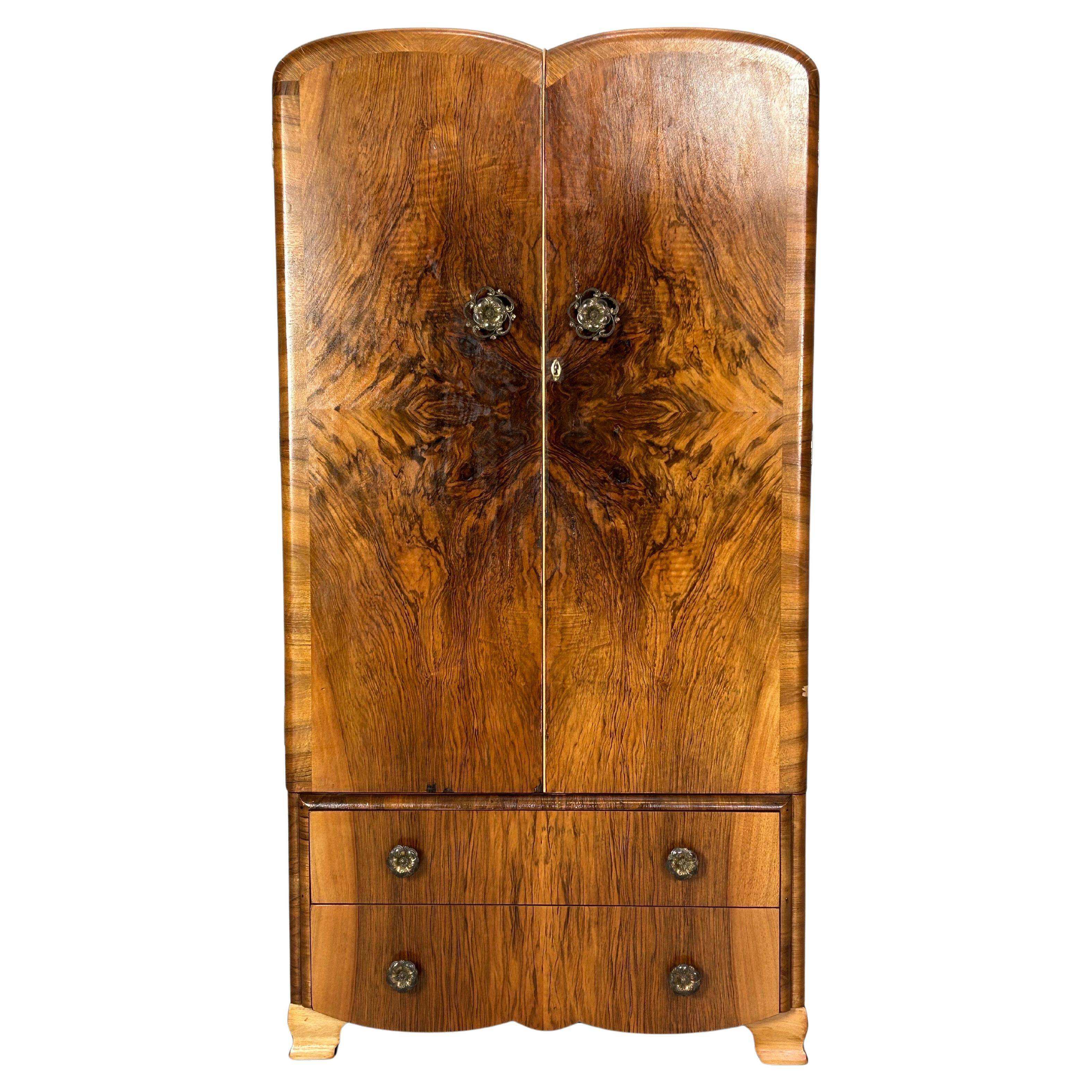 Armoire Art Déco en ronce de noyer 1930