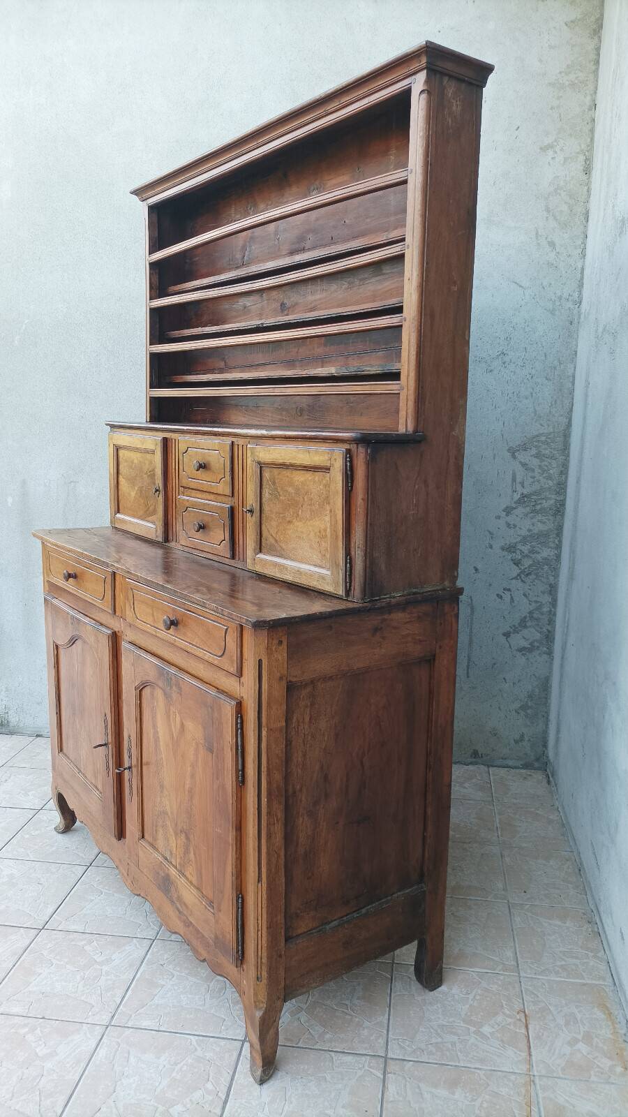 Louis XV sideboard in walnut, 19th century.