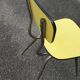 Chaise formica jaune canari