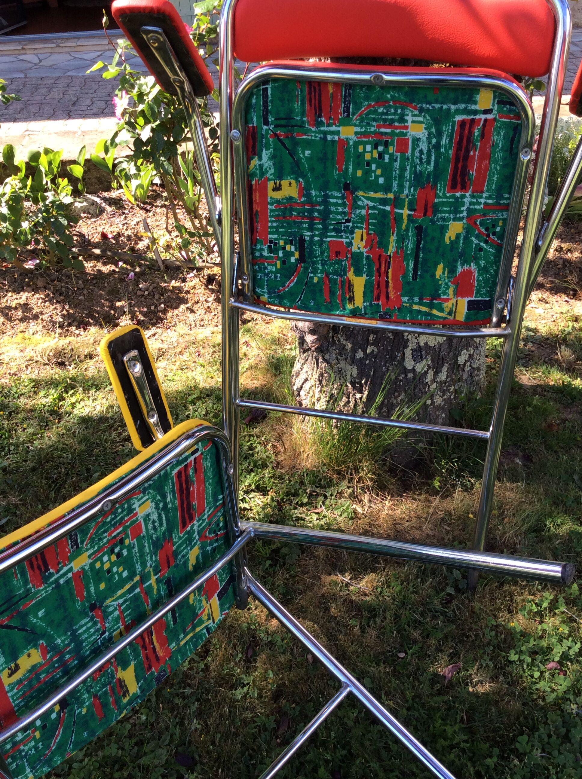 Lot of 4 vintage chairs