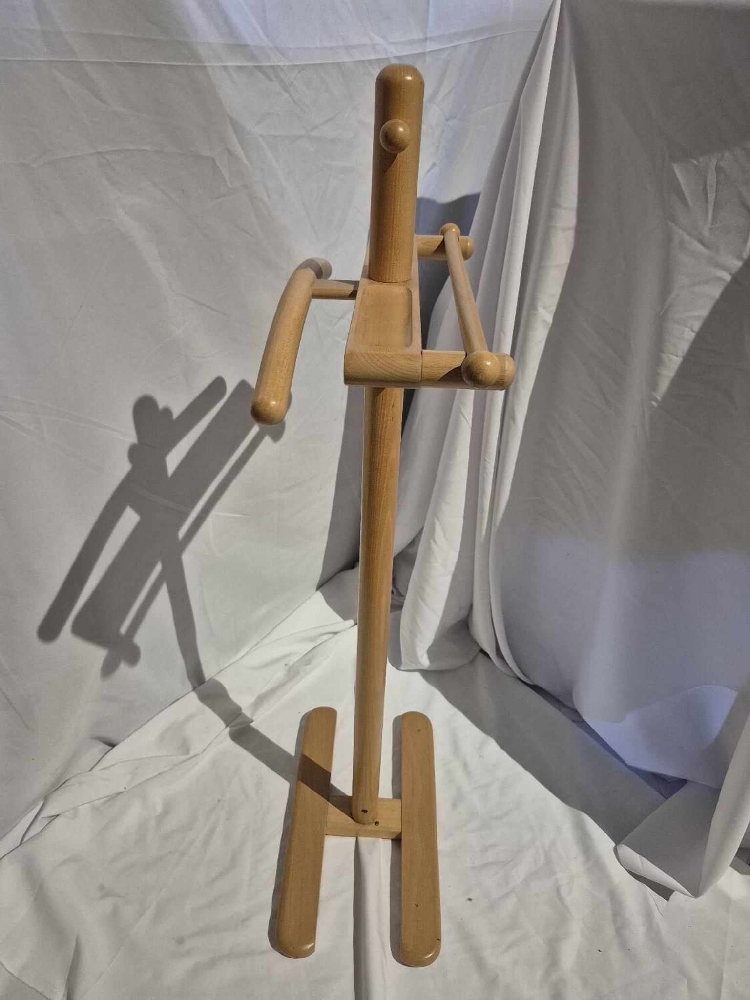 Porte-vêtements en bois vintage