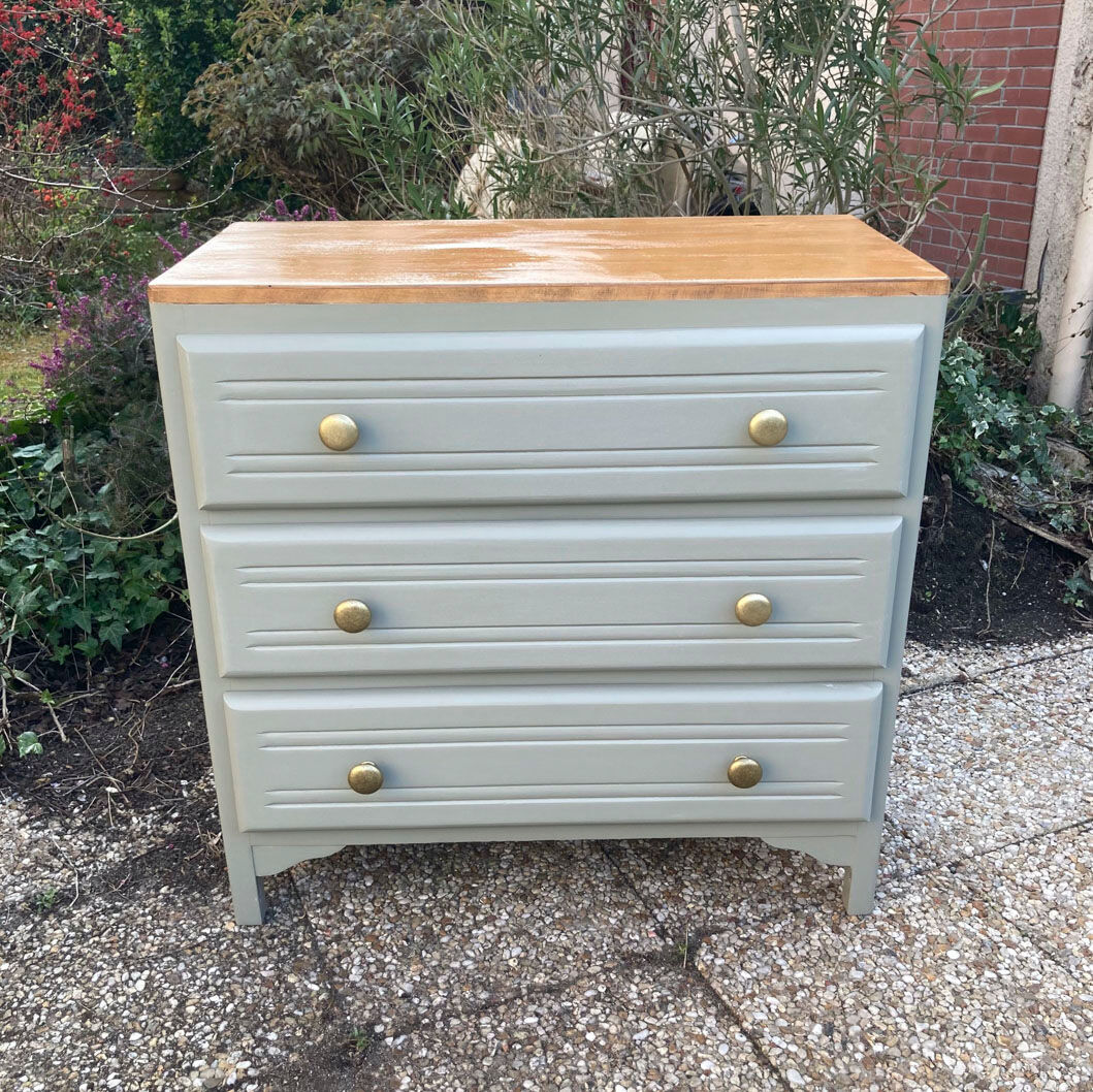 Vintage antique chest of drawers