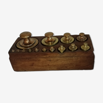 Box of 14 weights for Roman scale